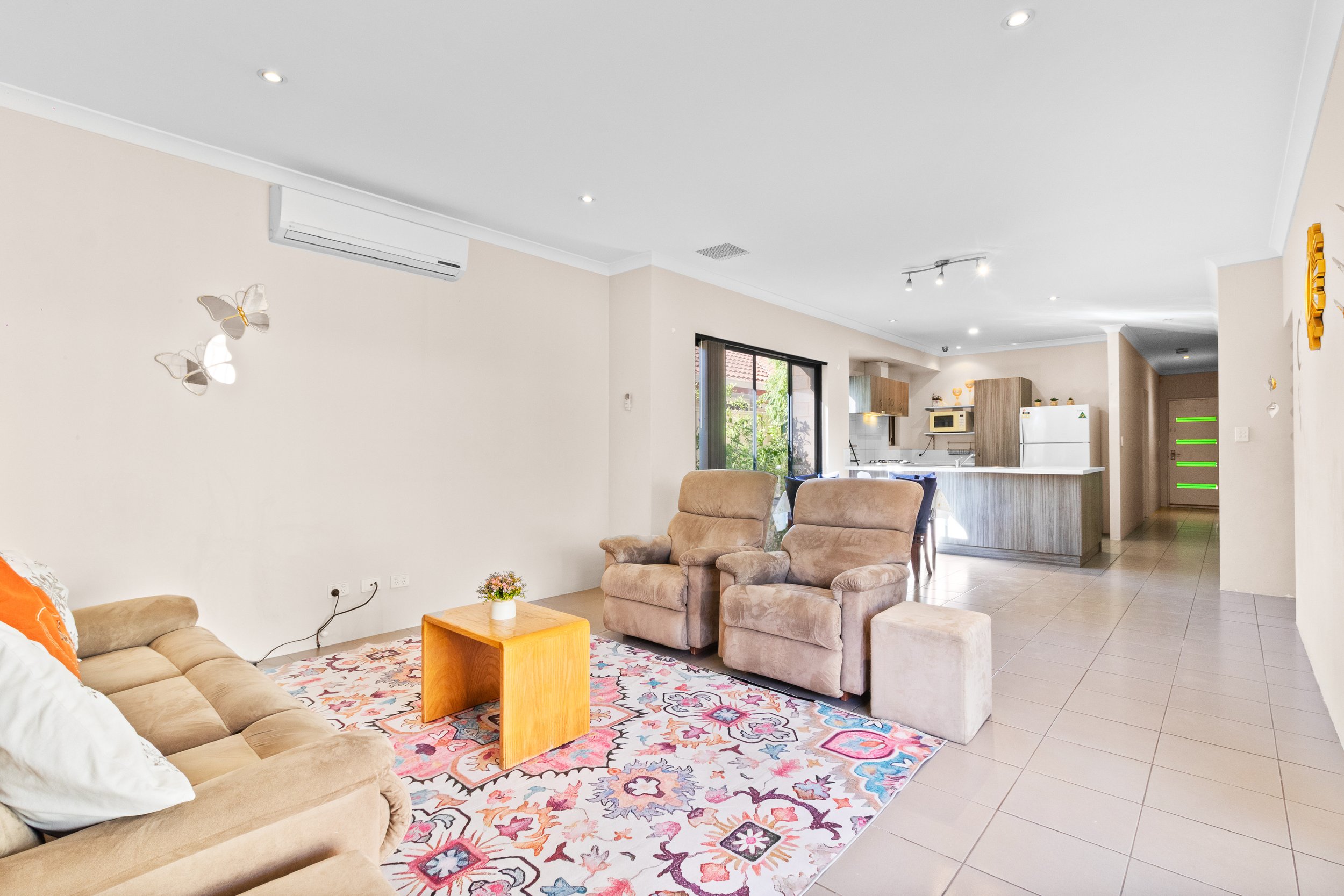 13- 19_26 Churchill HiR.jpg