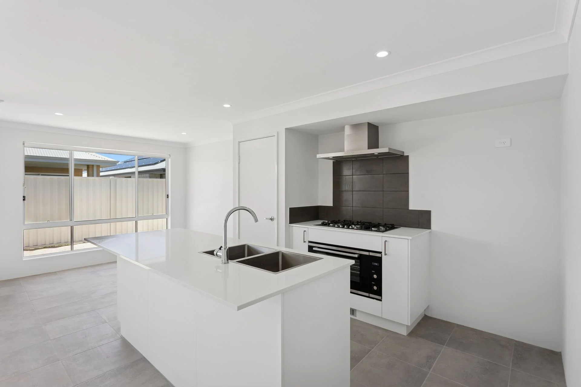 14_69 Laura Grange Brabham 14.jpg