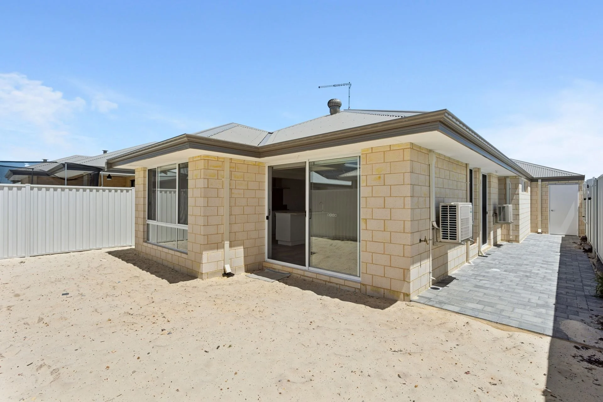 16_69 Laura Grange Brabham 16.jpg