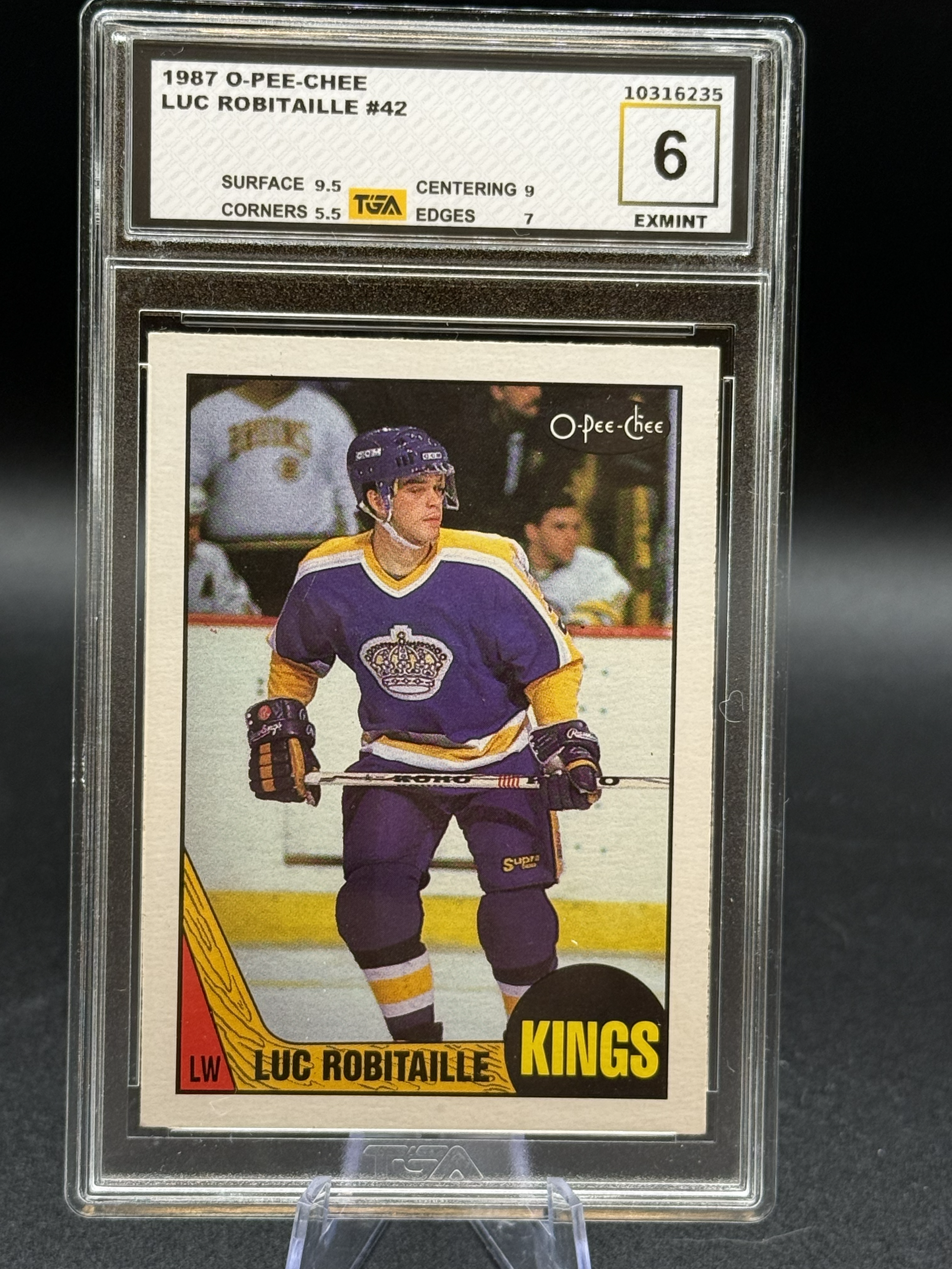 1987 O-PEE-CHEE Luc Robitaille #42 Grade 6