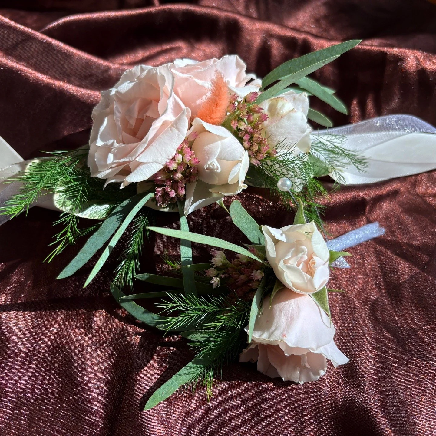 Homecoming Season is on its way.. Don't forget your flowers! DM or Link in Bio to order