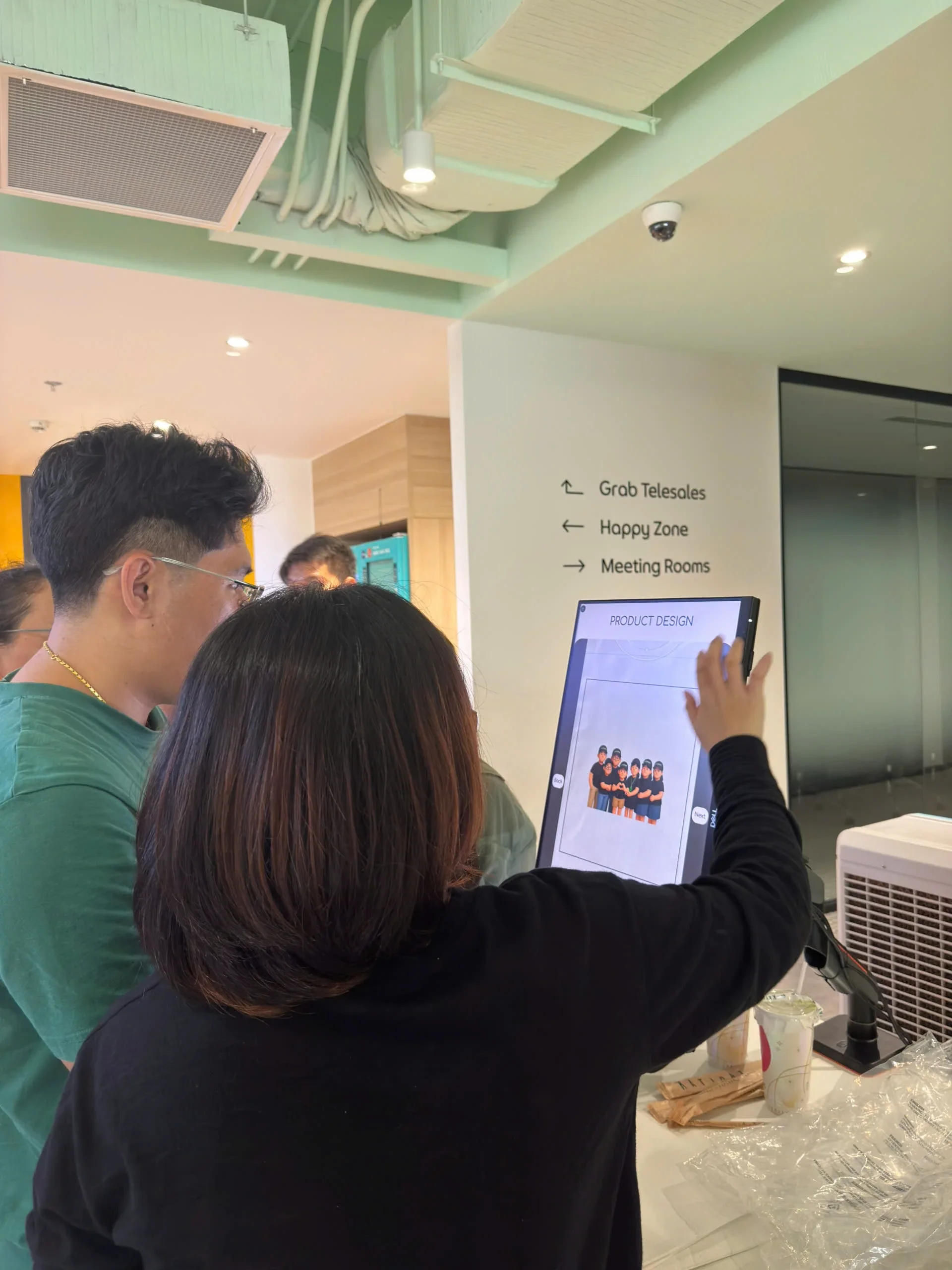 In áo thun trực tiếp Quà tặng giáng sinh 2026 tại Grab HCM bởi Bros United