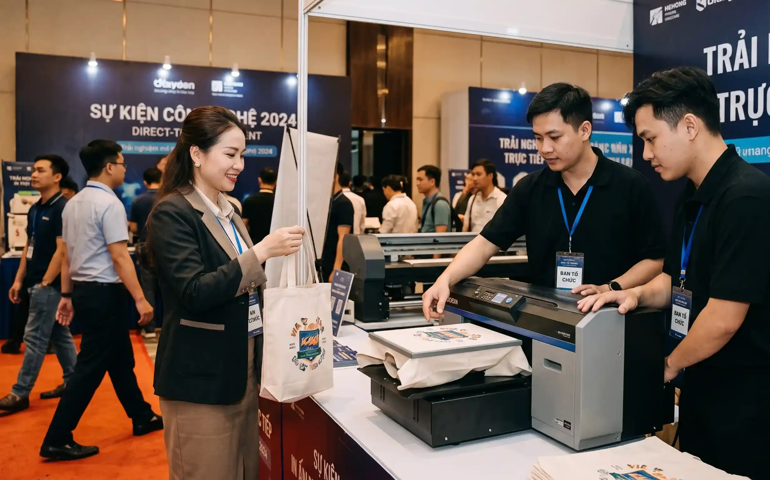 đơn vị cung cấp quầy in cá nhân hóa uy tín vận hành sự kiện