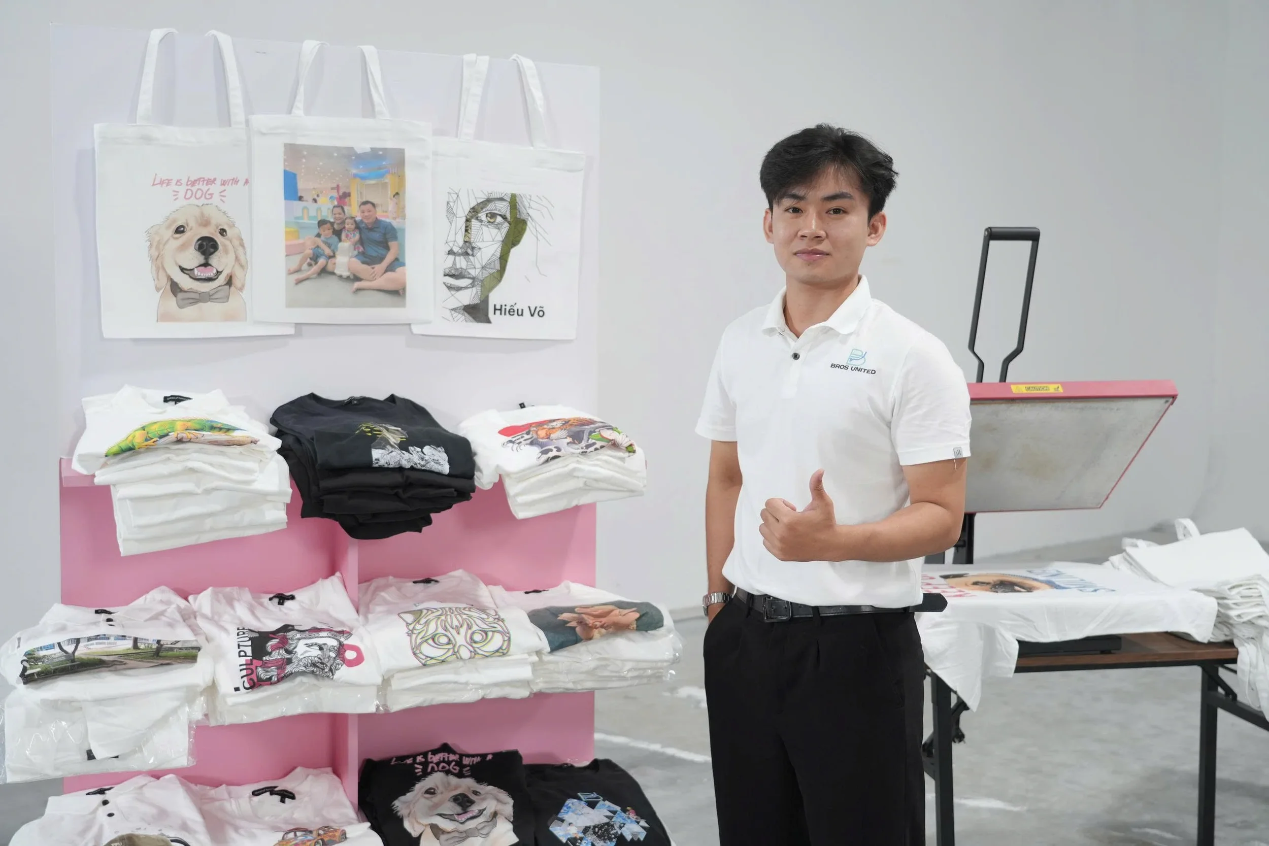 Áo thun quà tặng in trực tiếp tại sự kiện