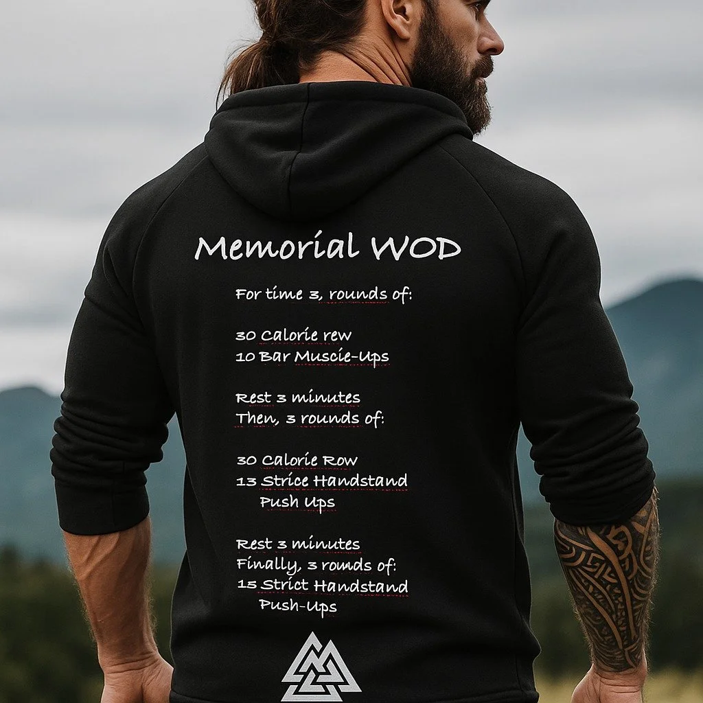 For alltid i bevegelse. For alltid i hjertene v&aring;re.

Denne T-skjorten er laget for &aring; hedre livet og arven etter Lazar Dukic (1996&ndash;2024) &ndash; en enest&aring;ende ut&oslash;ver, et forbilde for mange og en ekte kriger i b&aring;de 