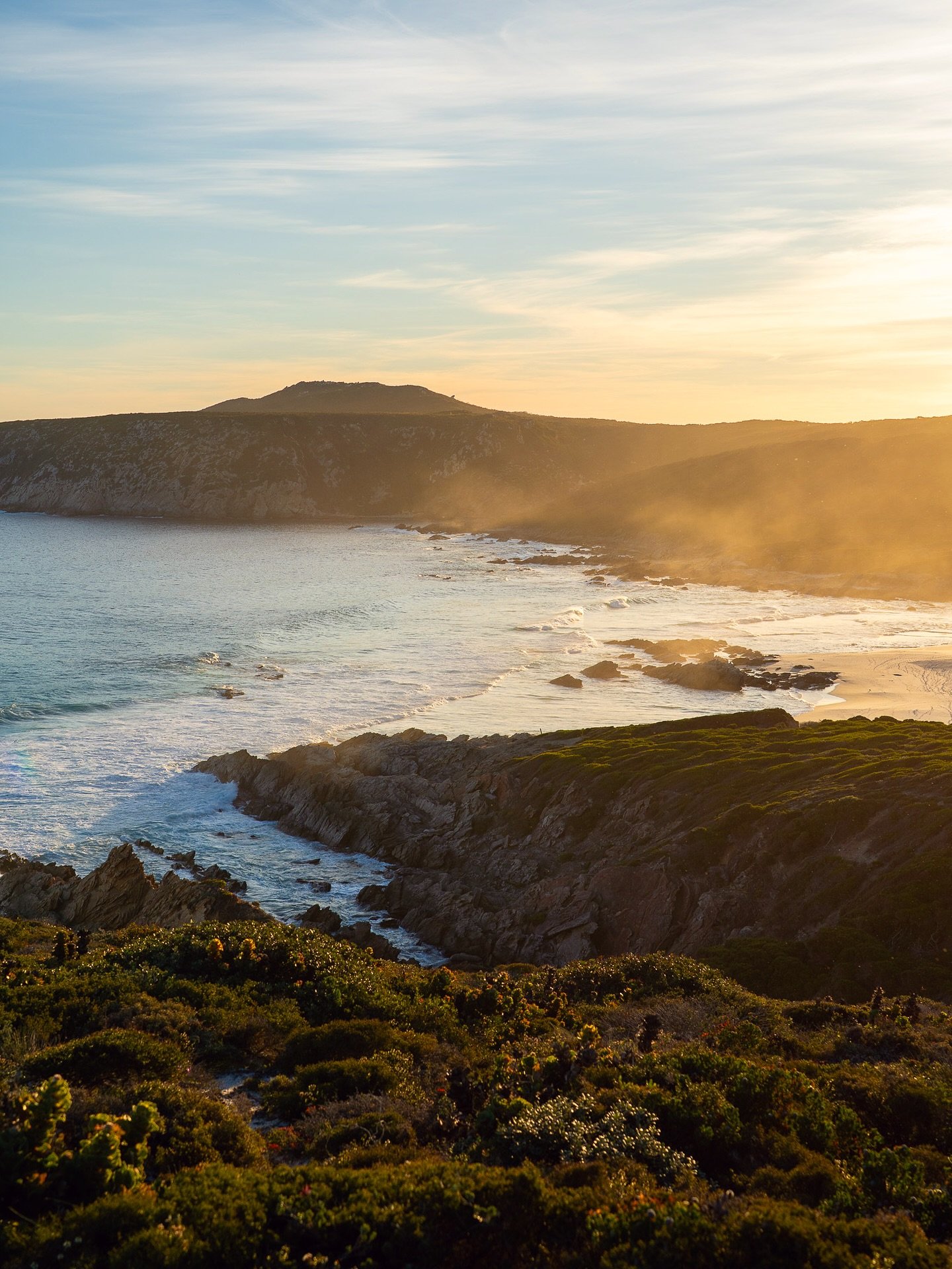 Moments before the sun disappeared 💛
#westernaustralia #fitzgeraldrivernationalpark #seeaustralia