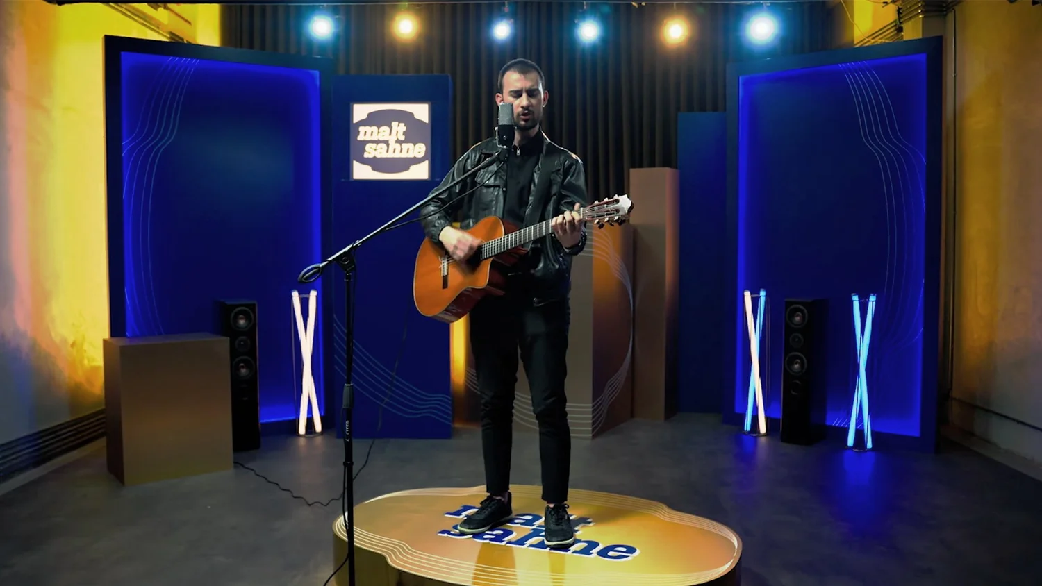 Tamamlanan sahneden bir performans karesi