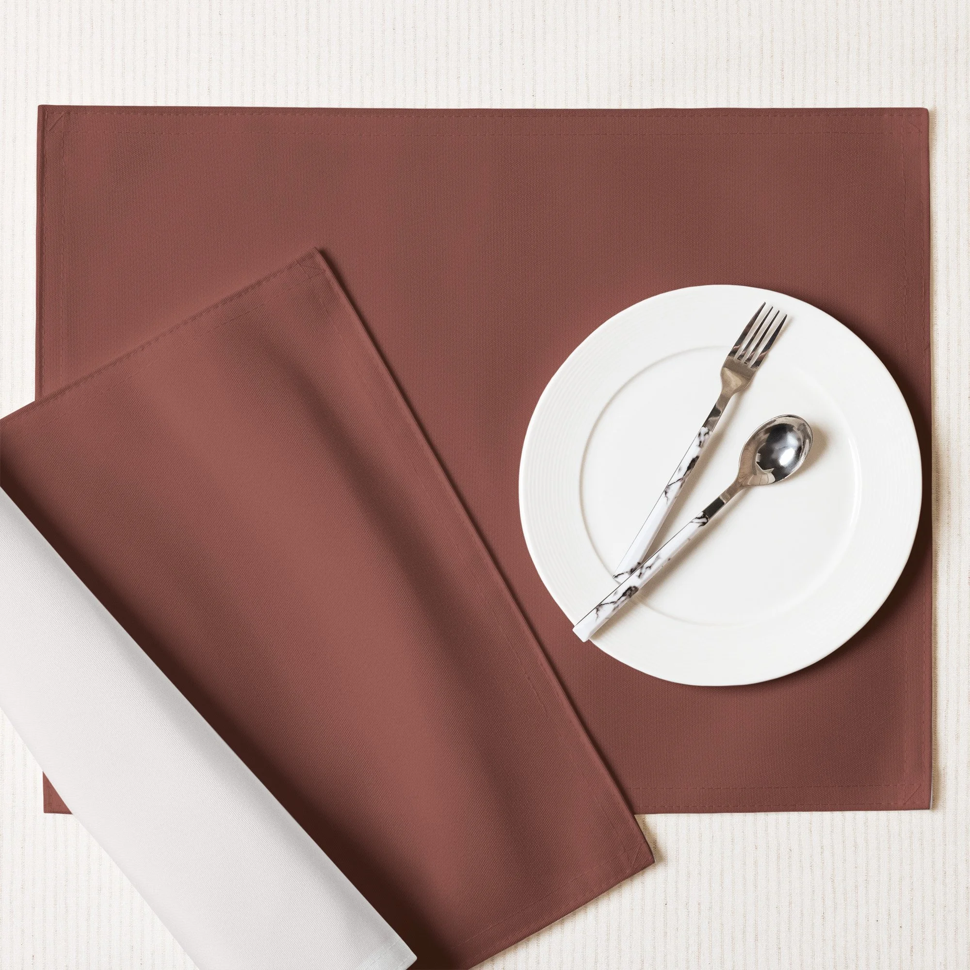 placemat-set-(4)-white-front-6942f9689a19a.jpg
