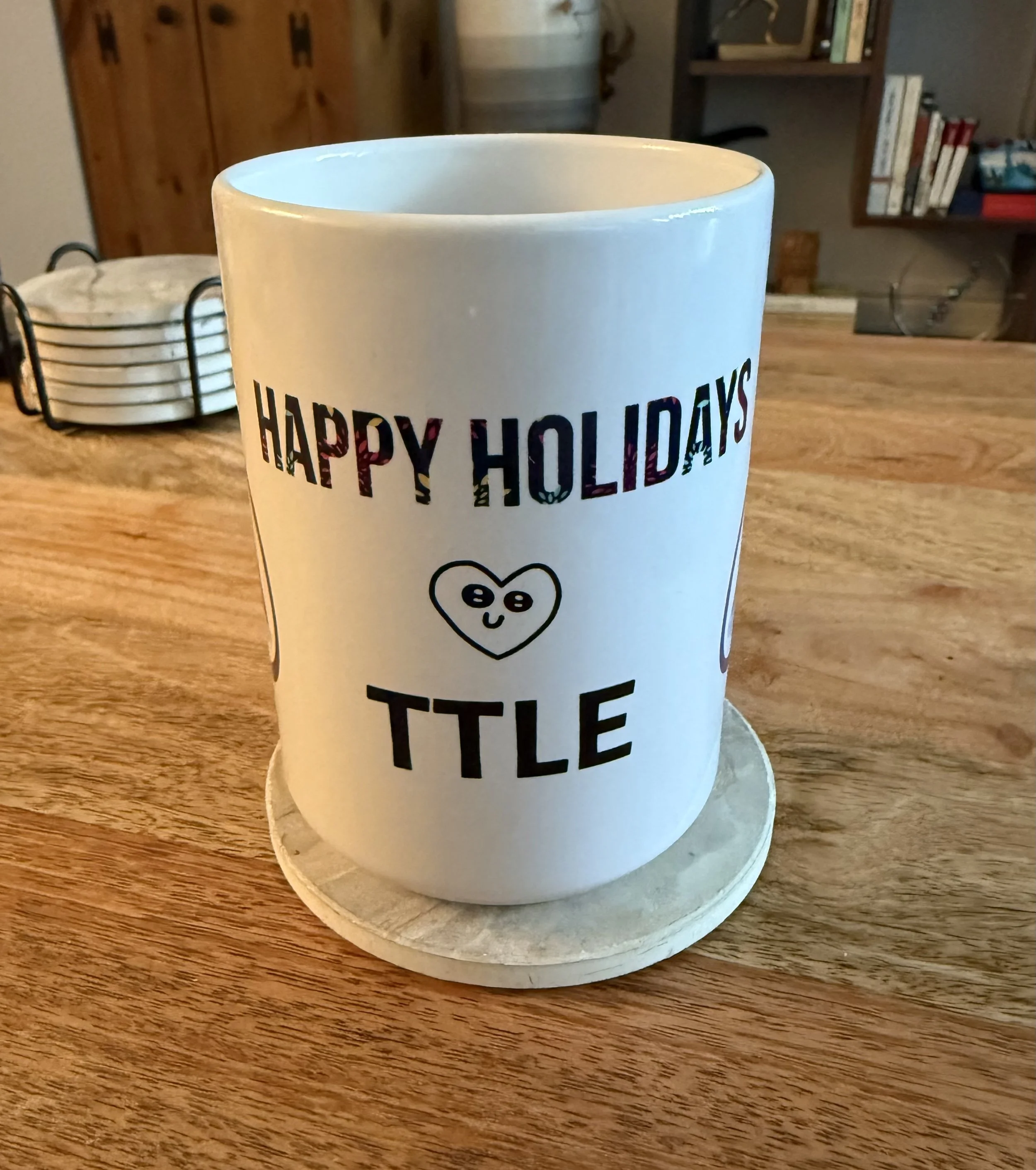 White glossy mug : Customize your way