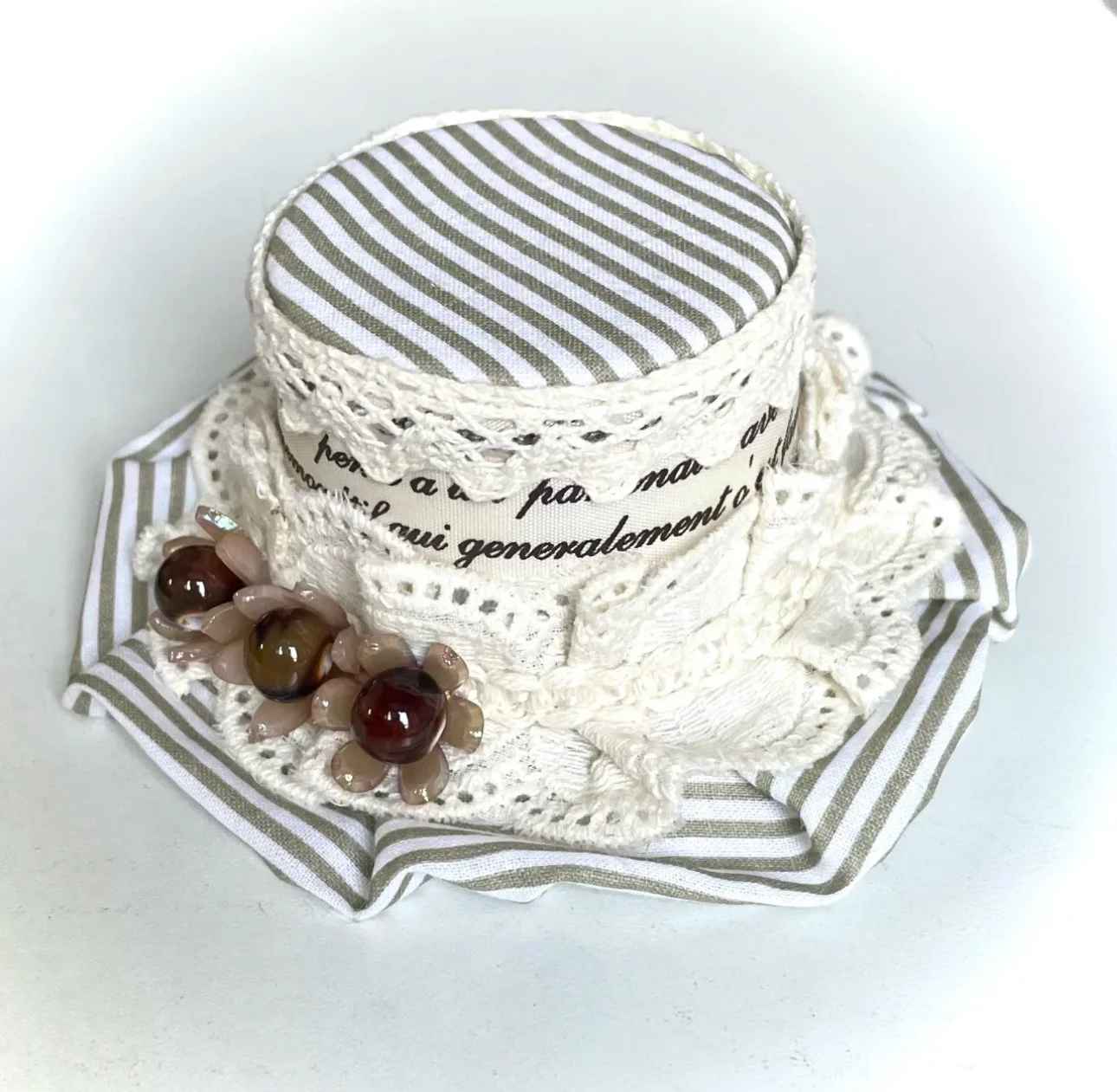 Green Meadow ✰ Vintage Striped Mini Hat Hair Clip