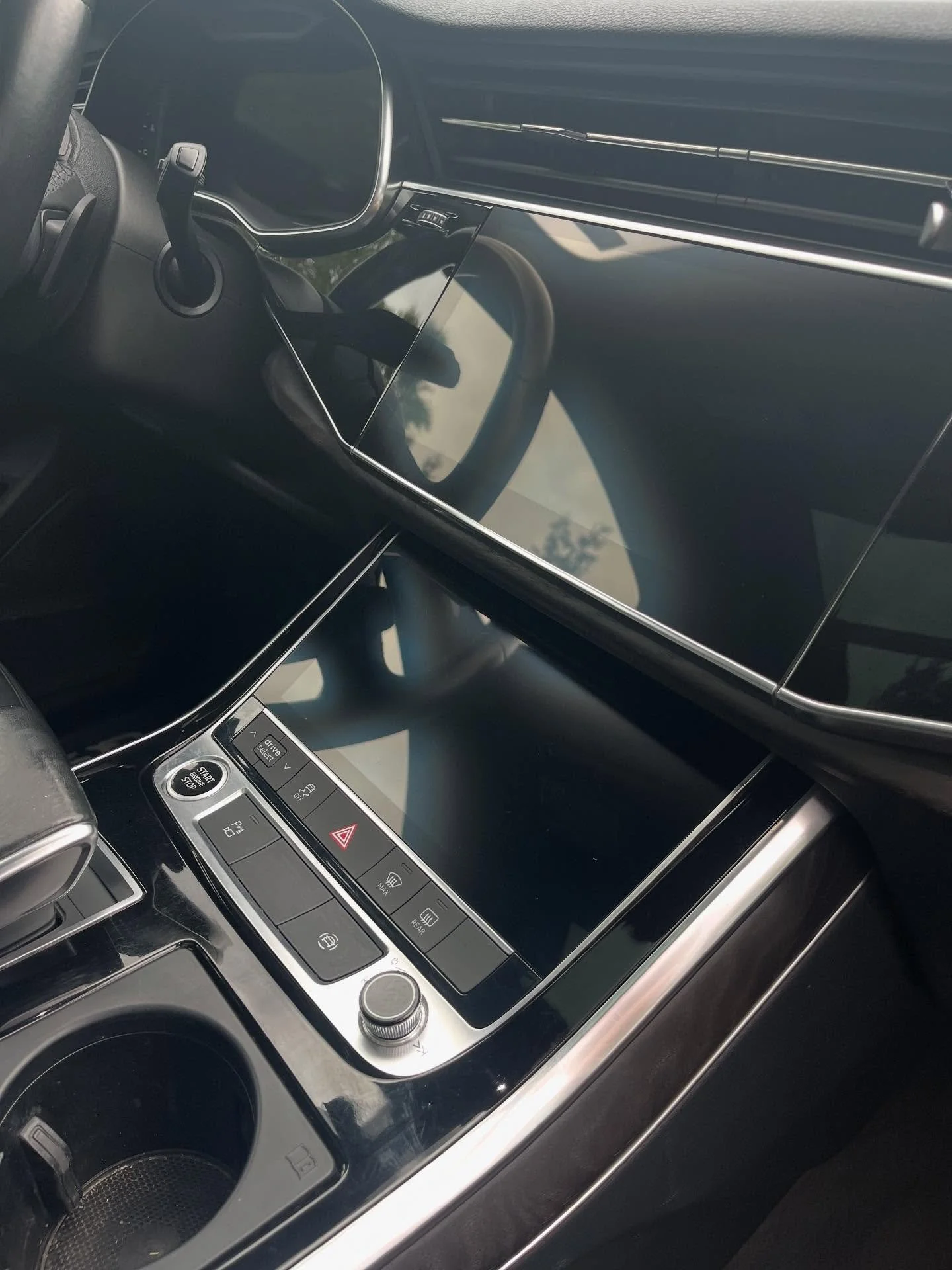 Favorite 4 photos from my clients car today 🚗🧼🧽 #cardetailing #cleancars #cleaning #cars