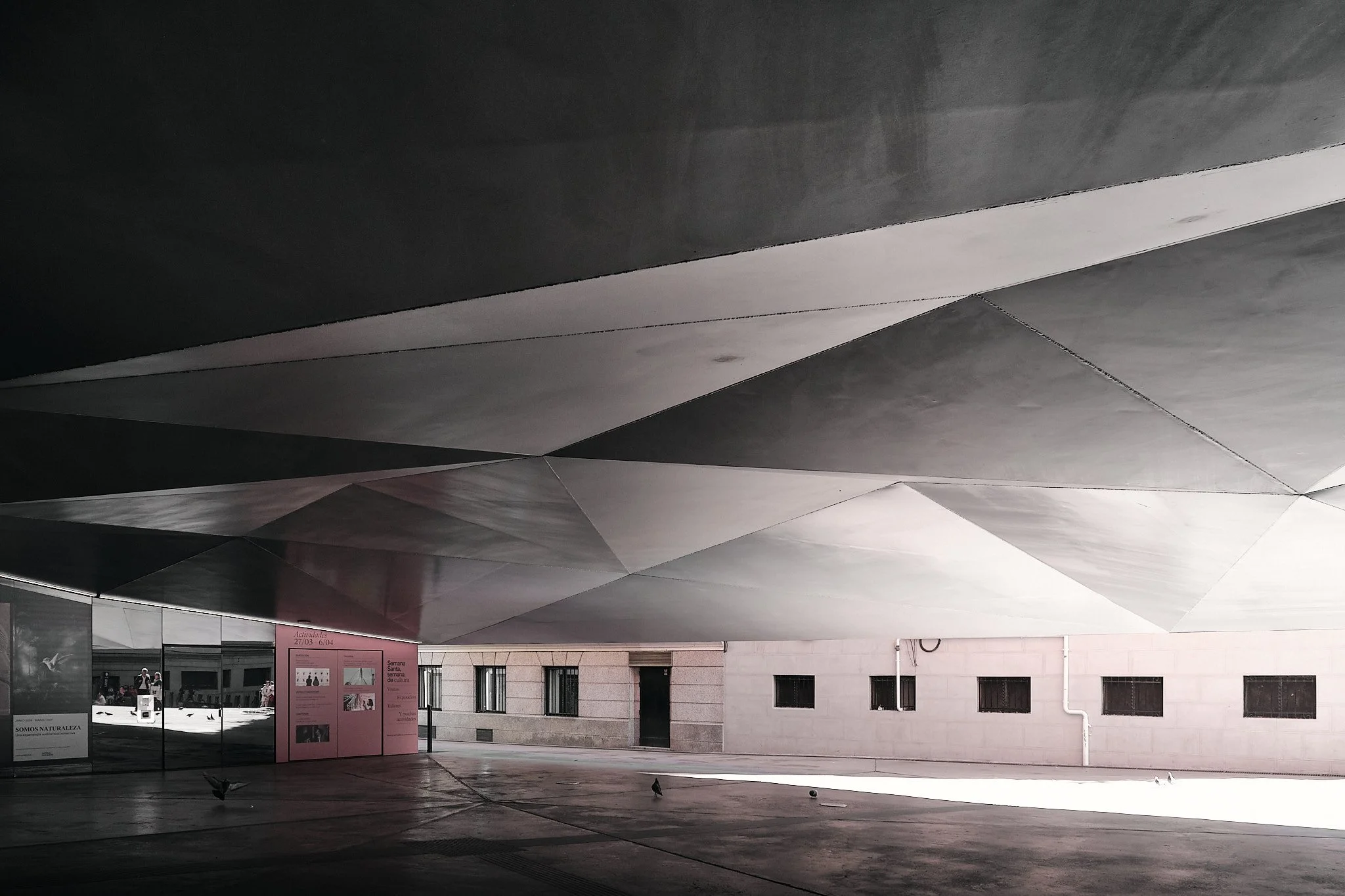 CaixaForum Madrid: A Photographer's Reading of Herzog &amp; de Meuron's Urban Intervention