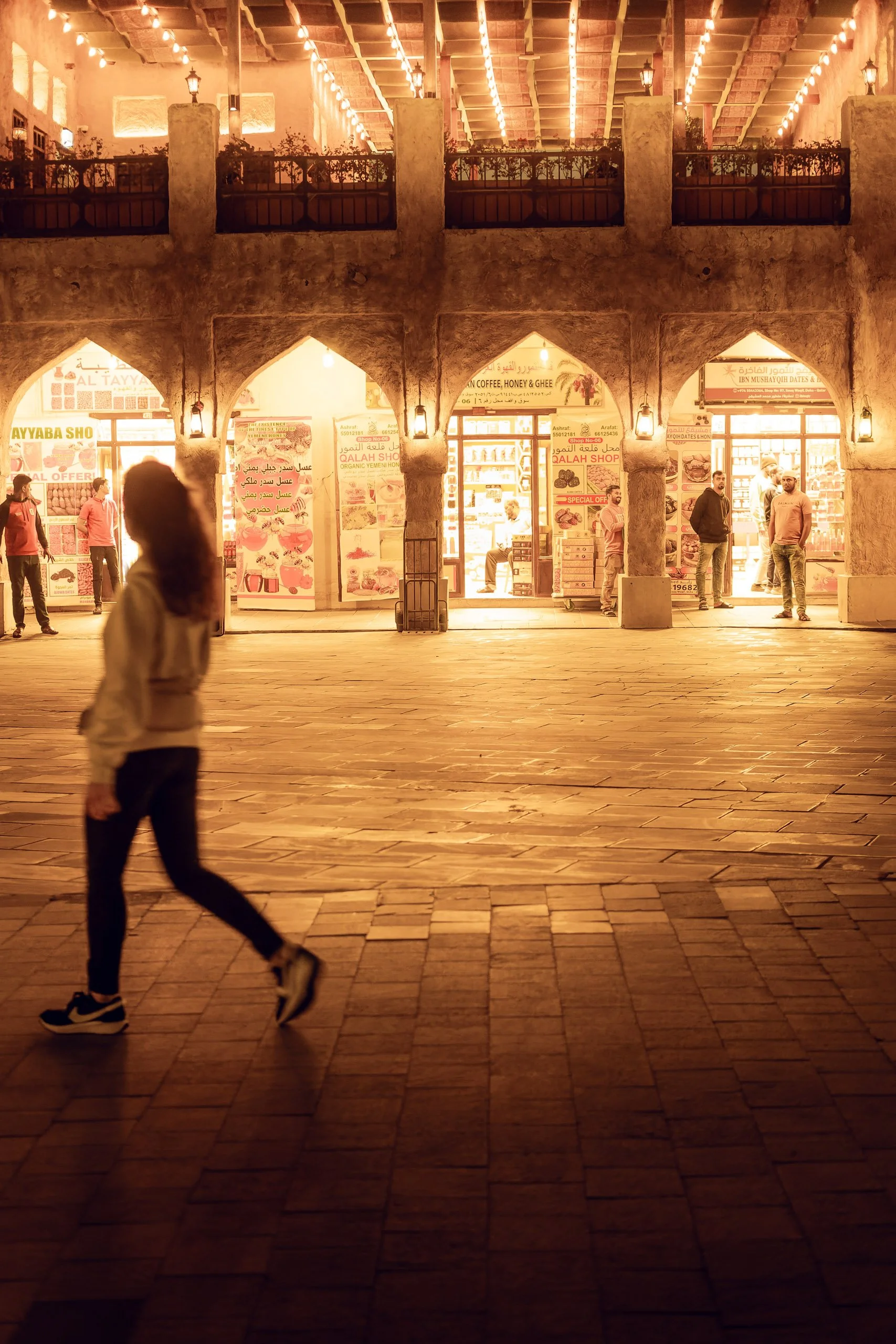 souq-waqif-doha-night-market-light-architecture