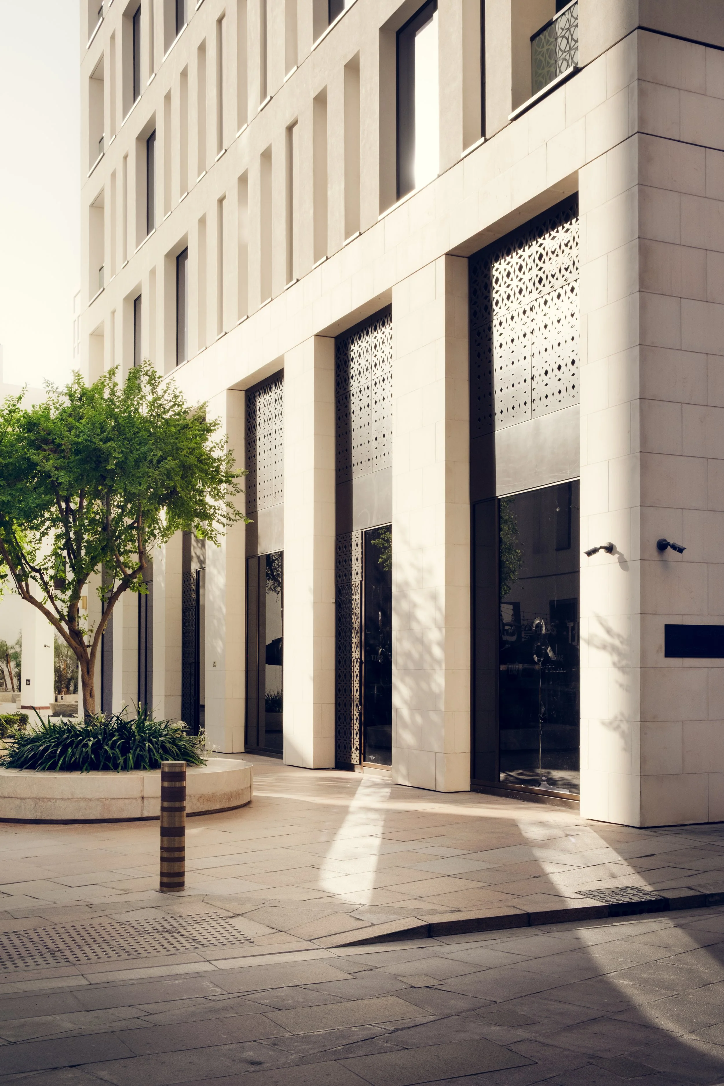 msheireb-downtown-doha-contemporary-facade-architectural-rhythm-light-shadow