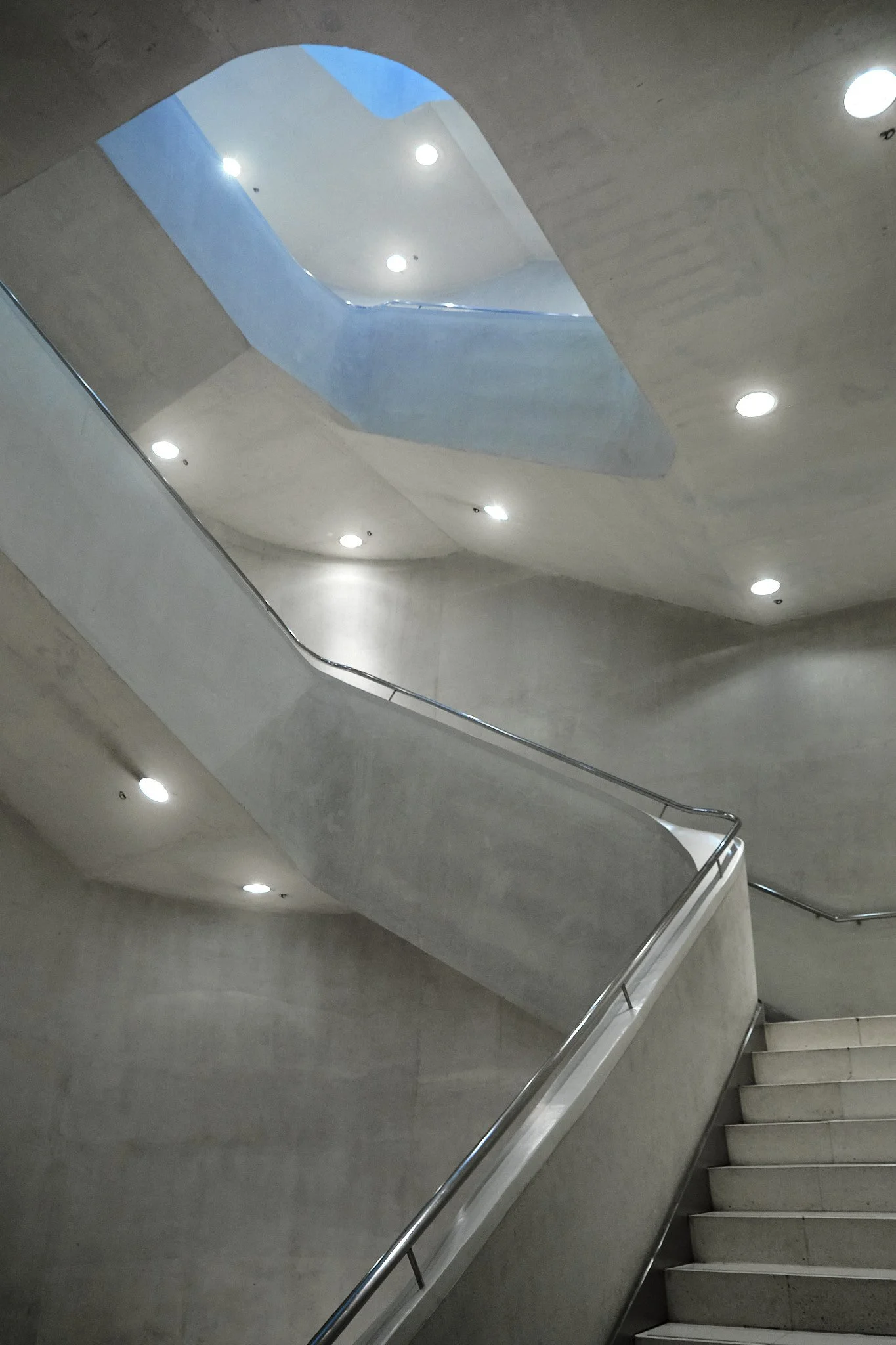 caixaforum-madrid-curved-ramp-skylight-interior