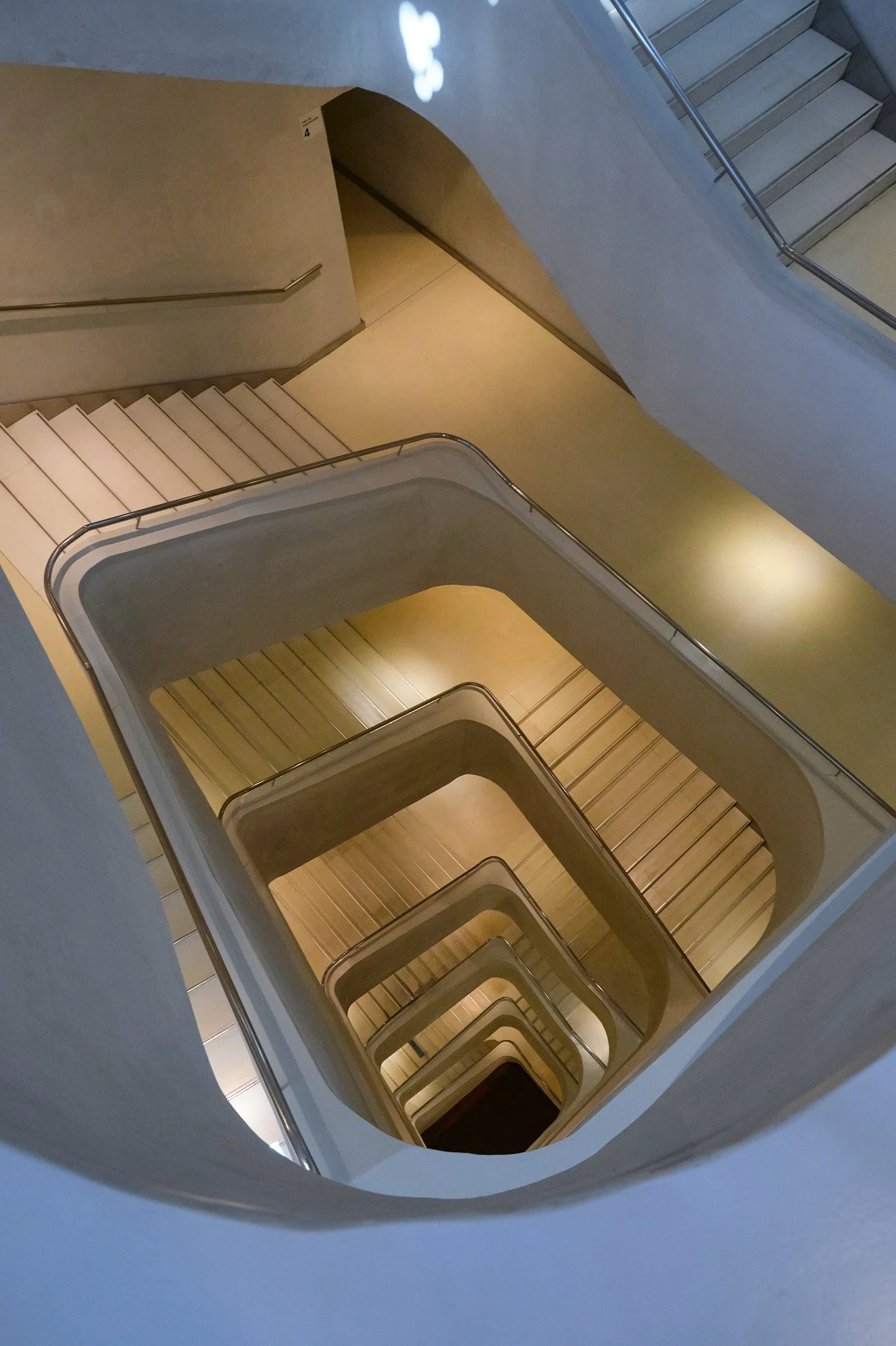 caixaforum-madrid-wooden-spiral-staircase-top-view