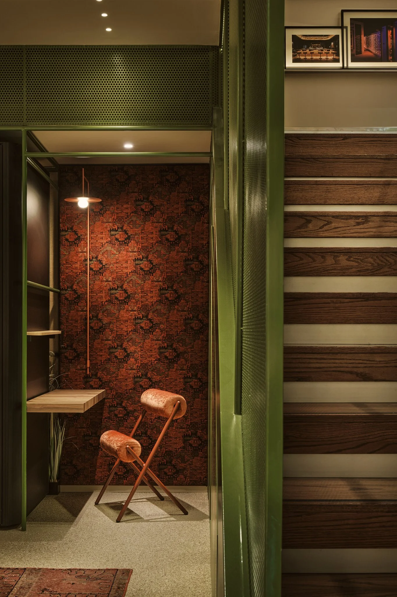 morph-collective-hq-dubai-private-nook-patterned-wallpaper-interior-photography