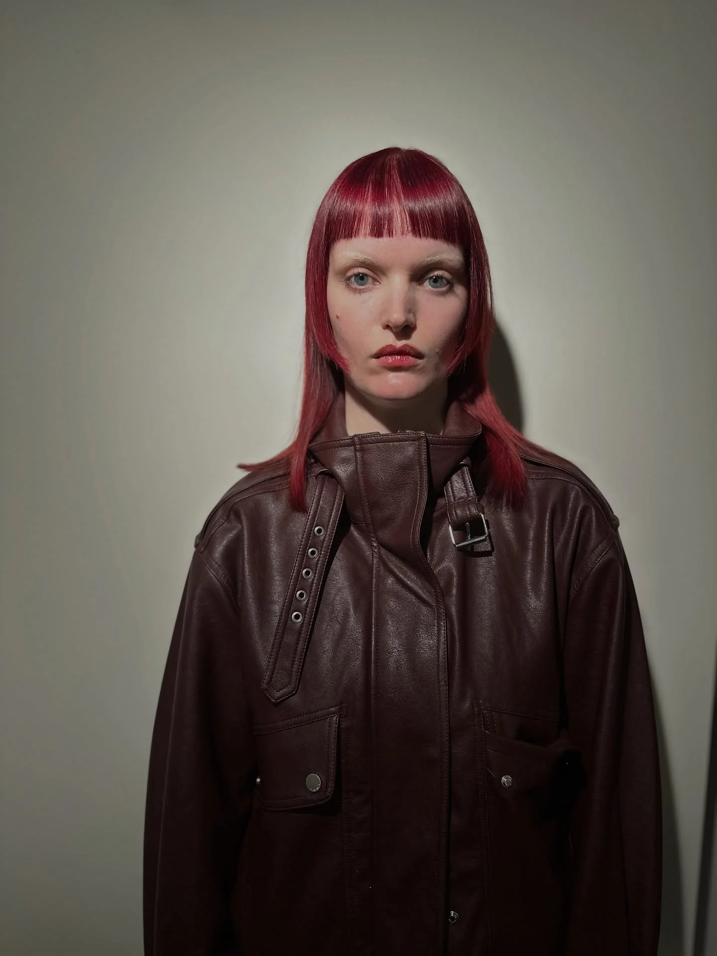 Turning heads with this vibrant red-magenta moment 😍

Colour crafted by Becky using L&rsquo;Or&eacute;al Pro
Cut &amp; style by David ~ the dream team! 💥

@lorealpro @lorealpro_education_uki 

#redhair #londonsalon #hair