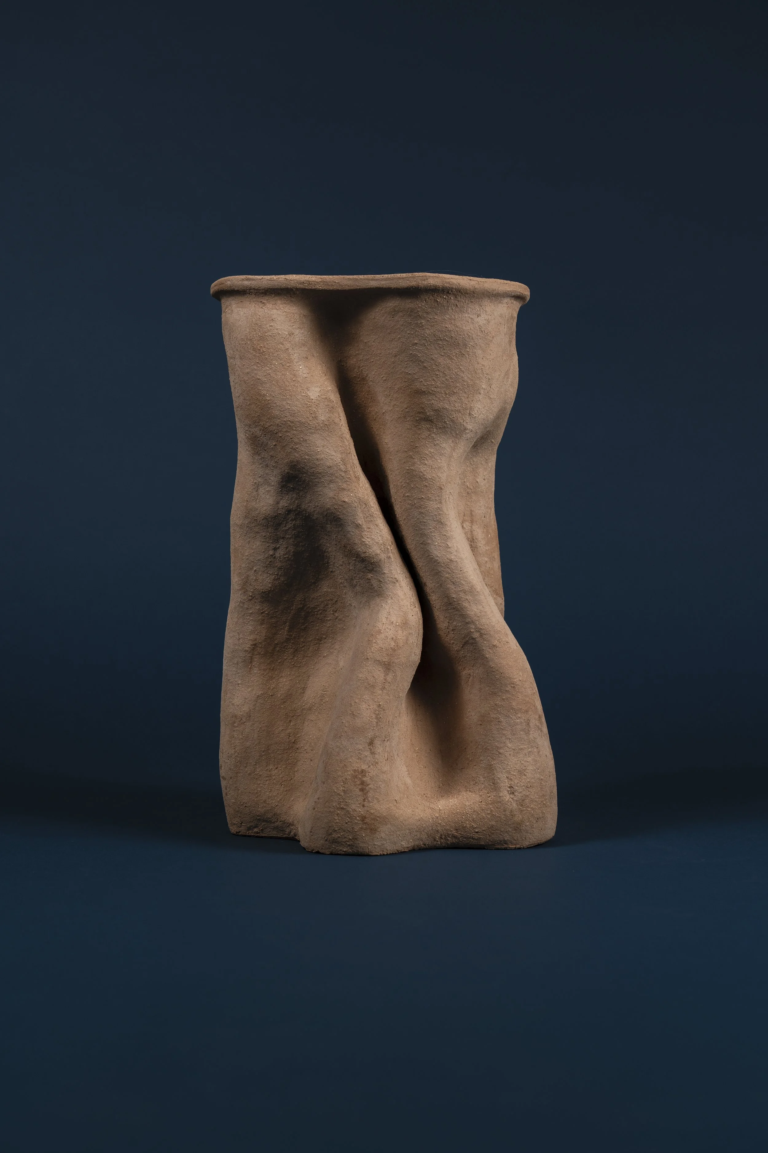 Pedestal_Single_Clay_Straight.jpg