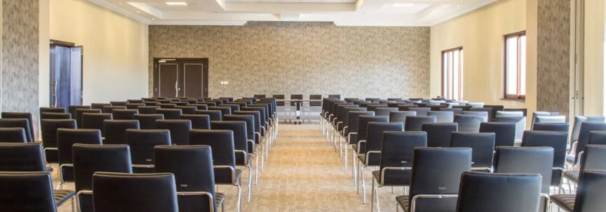 7 Meeting Venue Selection Mistakes That Cost Organizations Time and Money&nbsp;