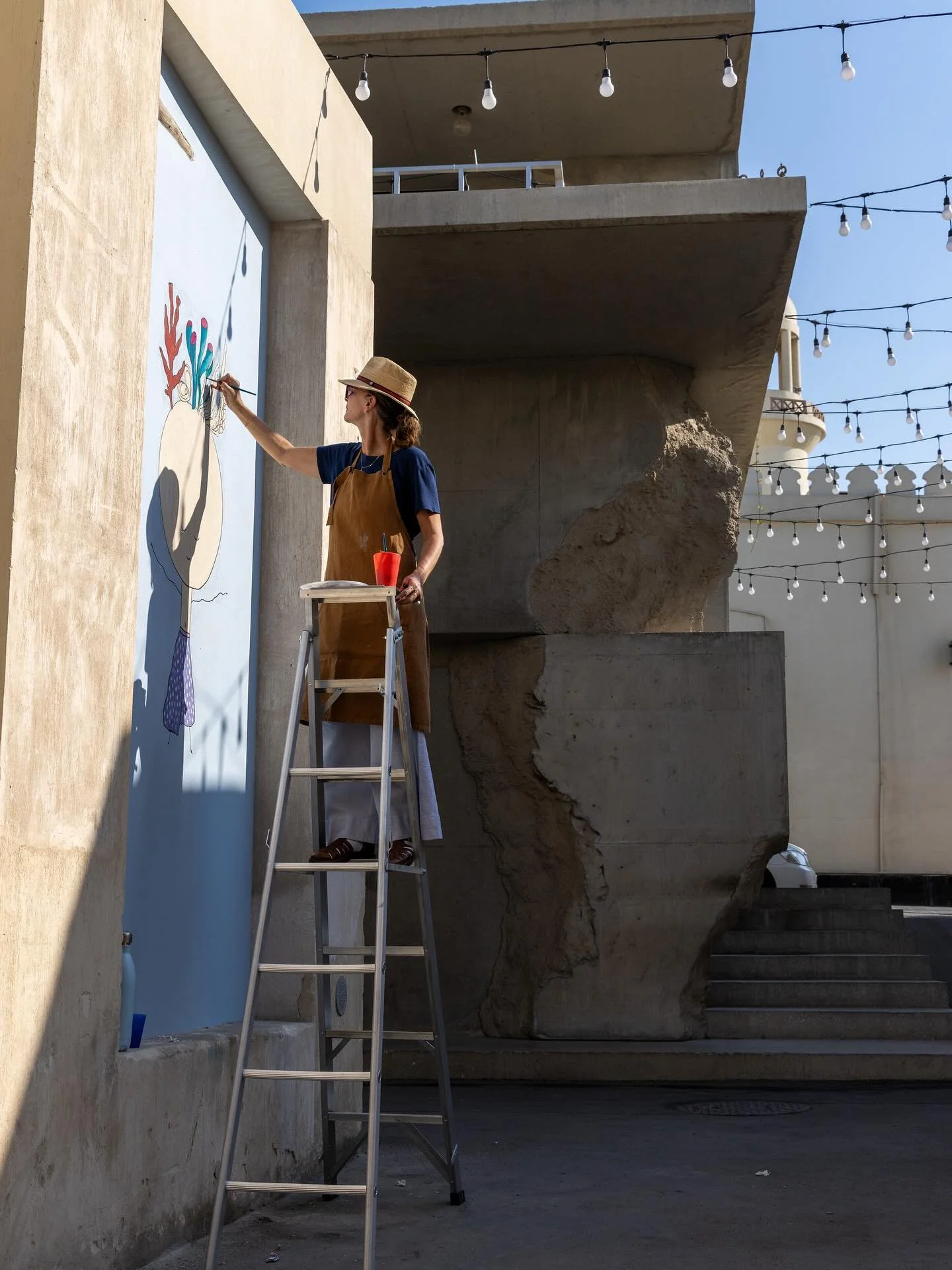 A shared breath.
This year, my murals follow the rhythm and gestures of Bahrain&rsquo;s pearl fishermen &mdash; a quiet choreography where effort becomes grace,
and repetition turns work into ritual.

Follow the fishermen across Muharraq @pearlingpat