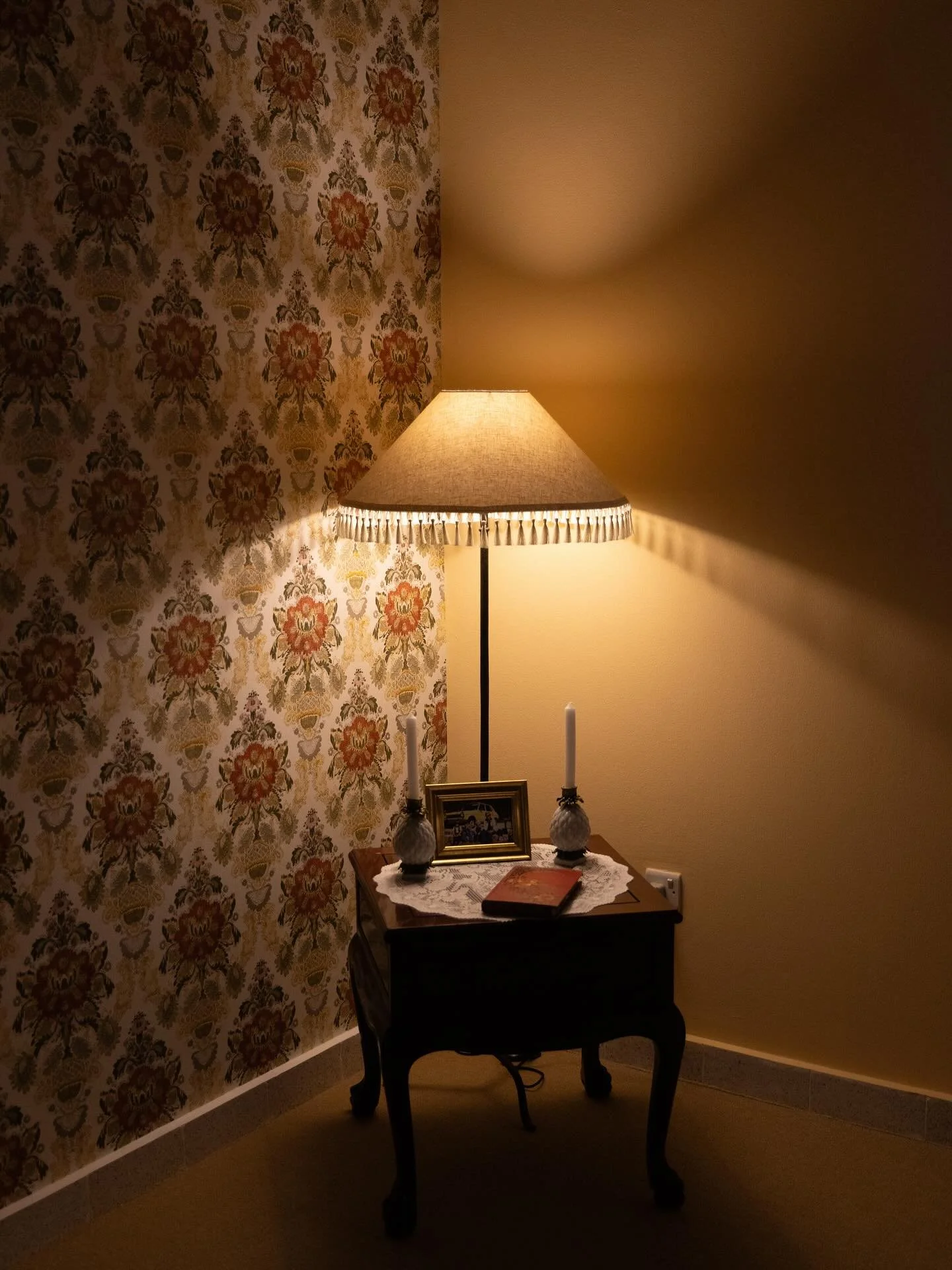 &ldquo;Conversation avec ma m&egrave;re.&rdquo;
@alriwaq will be screening, until December 20, the two films I created about my mother &mdash; presented inside the childhood apartment I rebuilt within the gallery. 

#animatedshort #experimentalfilm #