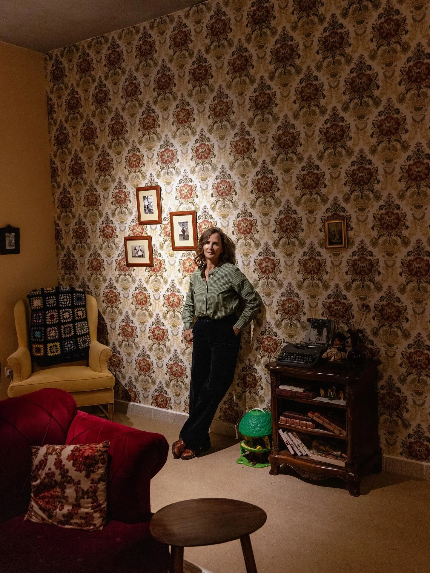 As Conversation with My Mother, the exhibition, comes to an end, I want to express my deepest gratitude to @alriwaq for this precious opportunity.

This project is deeply personal, born from love, memory, and vulnerability. Being able to share it in 