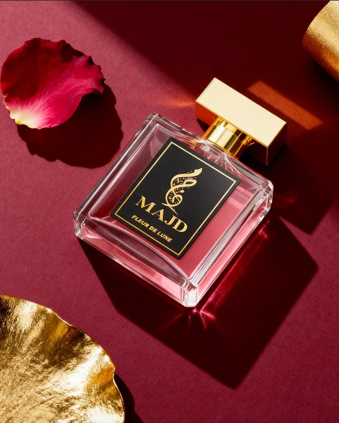 🌙 Fleur de Lune &mdash; inspired by &Agrave; La Rose
A delicate opening of Damask rose and bergamot.
Grasse rose and violet bloom at the heart.
Finished with soft musk and gentle woody notes.
Light. Floral. Beautifully intimate.
A scent that feels l