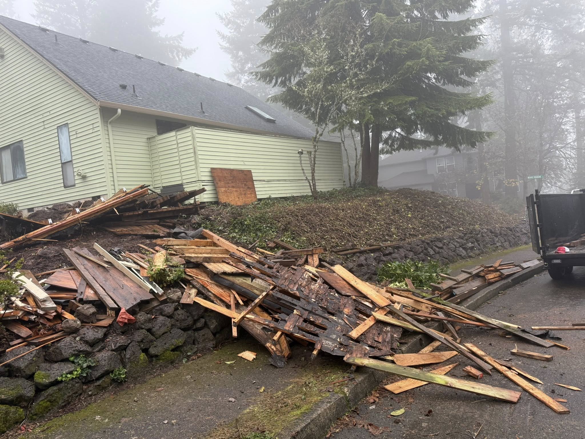 Shed Demo construction site clean up Junk removal Oregon City, OR.