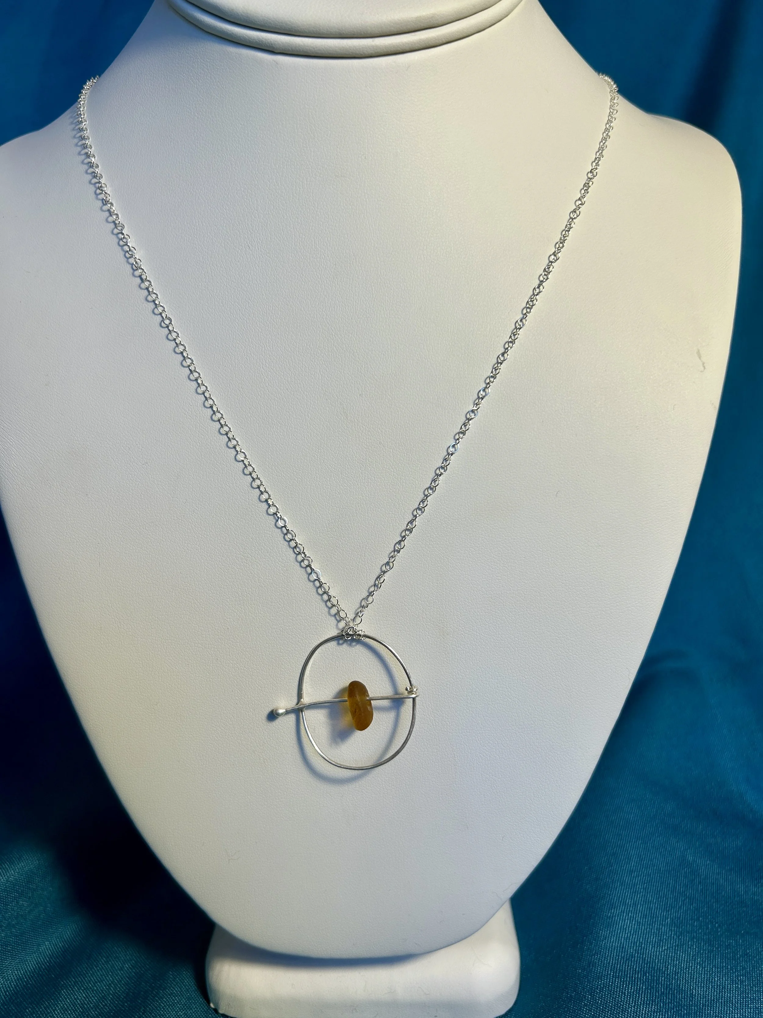 Amber fidget necklace