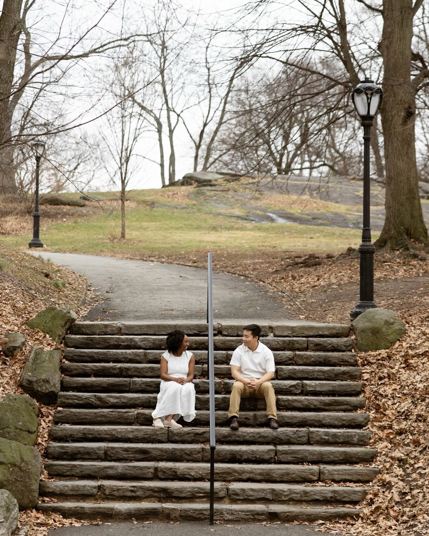 Had the best time capturing Rachel &amp; Jin 🥹✨ I truly love getting to witness their love come through so naturally!!

We hopped around Central Park, accidentally wandered into a field *full* of geese poop (I swear it wasn&rsquo;t on purpose 😭), b