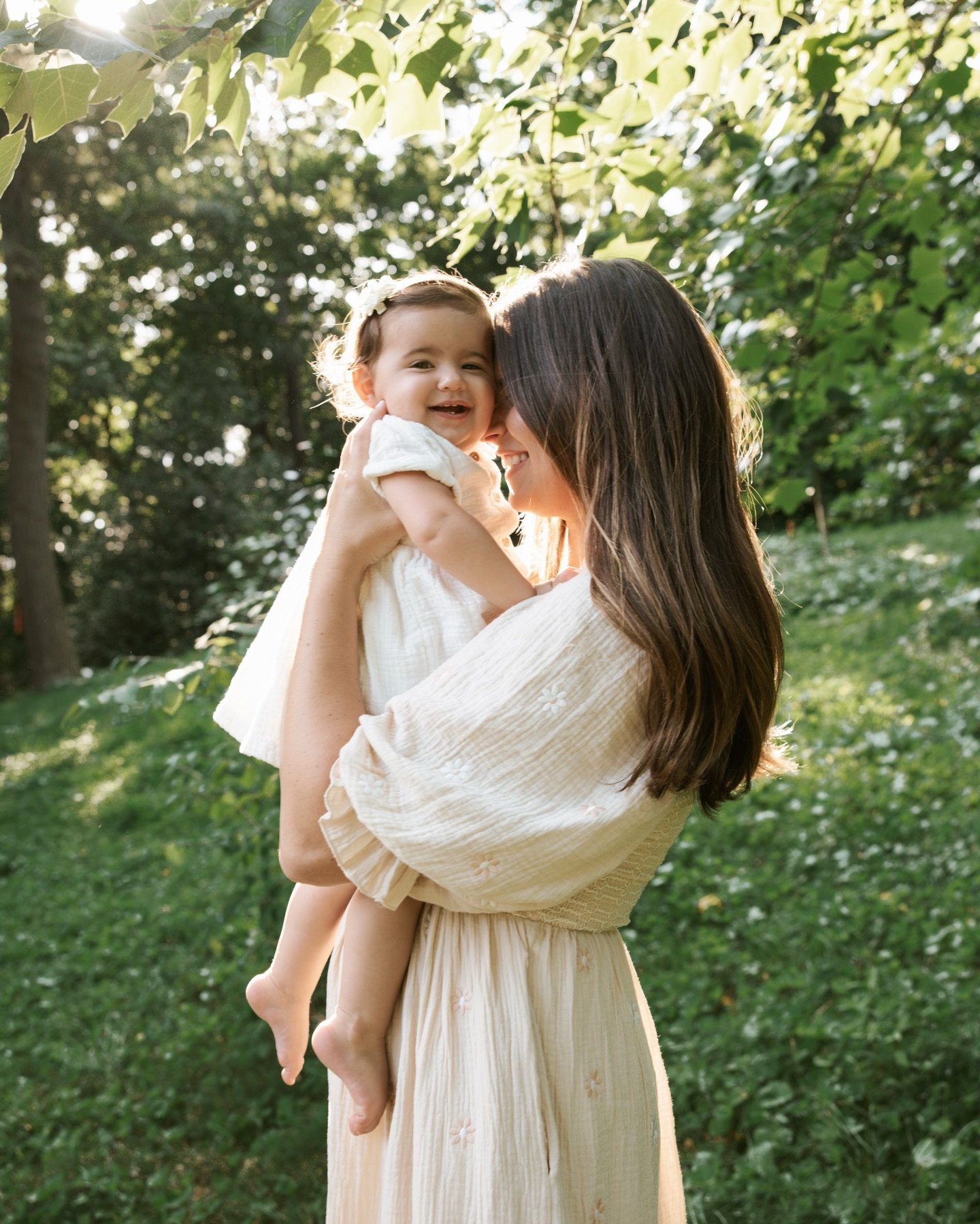 Spring minis are here 🌸✨

Soft blooms, golden light, and the sweetest moments captured just in time for the season of new beginnings. These limited sessions are perfect for families, couples, or little ones. It's quick, fun, and full of joy!!

Spots