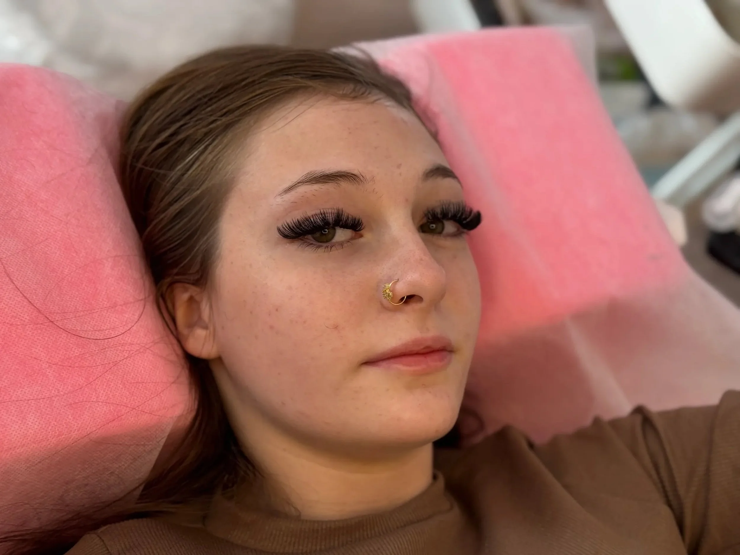 Natural Volume style eyelash extensions