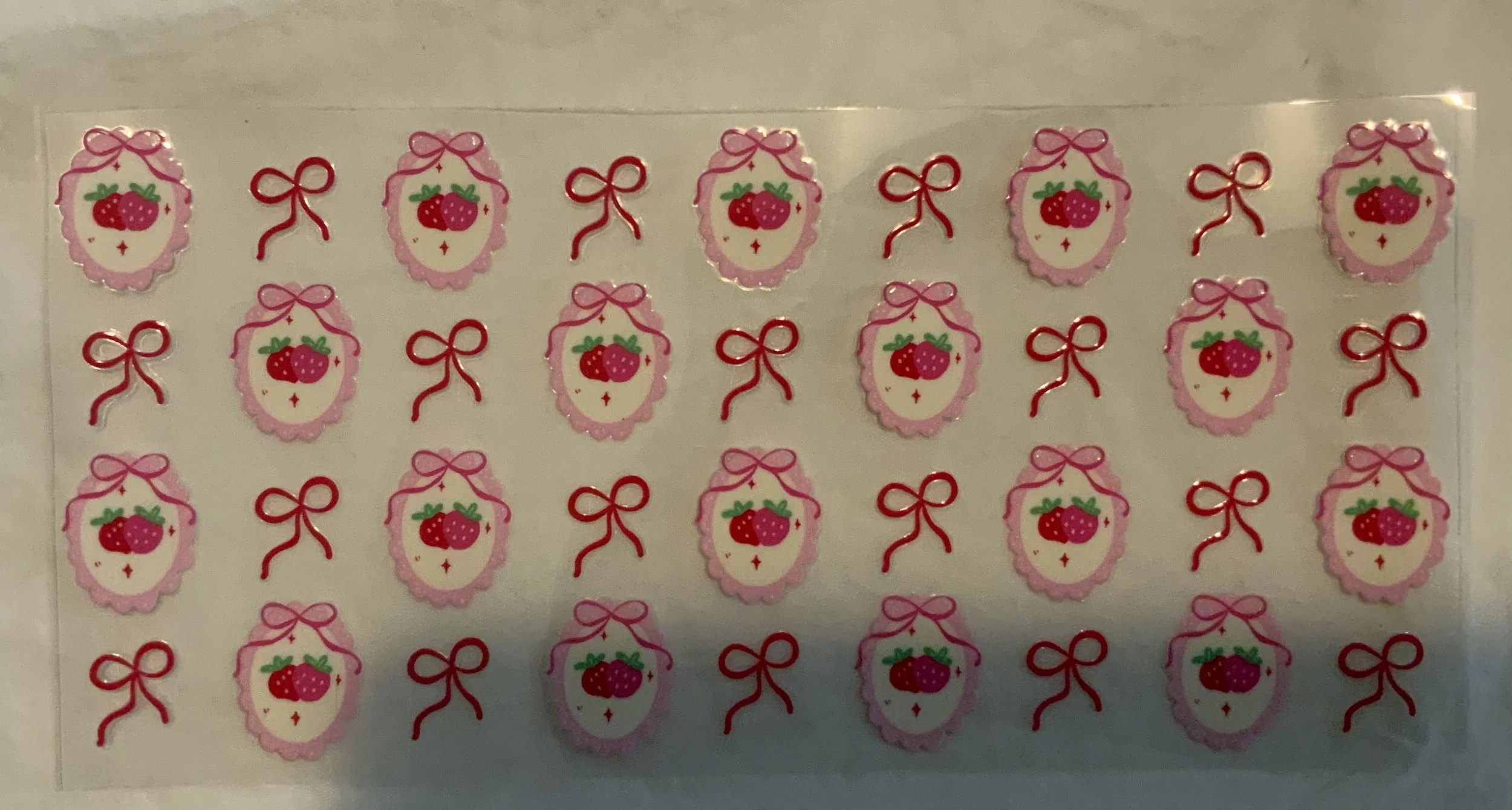 Picture Strawberries & Bows 16oz cup wrap