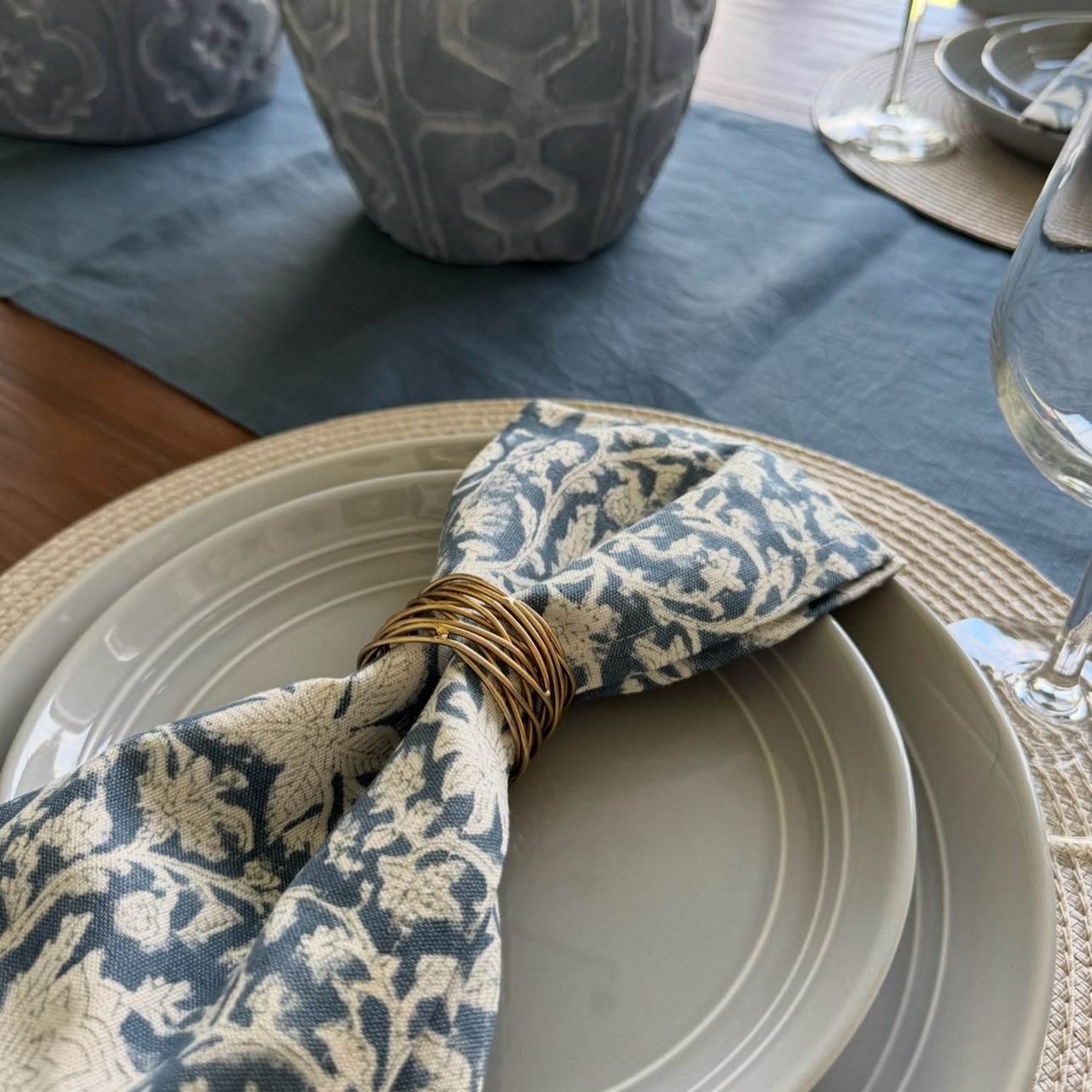 It&rsquo;s always the details that tell the story 🤍

Layers of texture, soft contrast, and those subtle moments that make a space feel finished&mdash;not forced. From the velvet greens and woven neutrals to the aged ceramics and warm brass, every pi