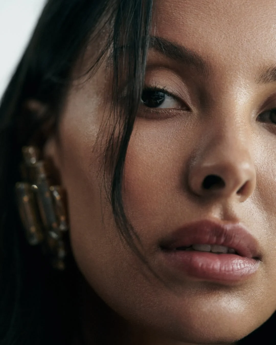 MAYA JAMA OFFICE MAGAZINE.jpg