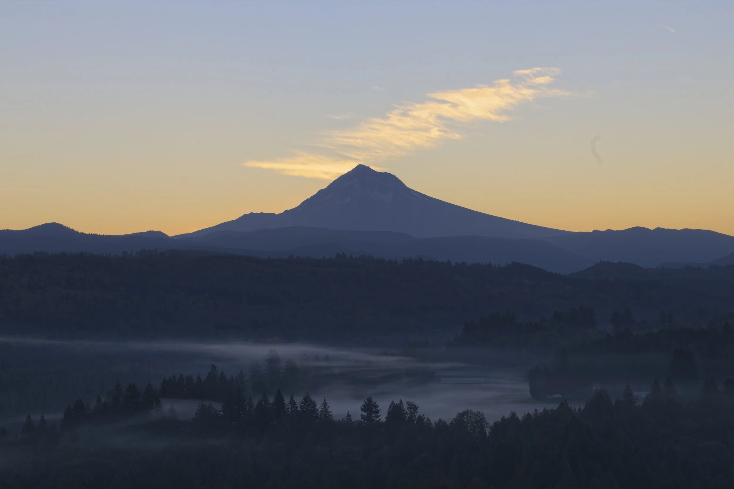 NIKON Z 8￼_JonsrudViewpoint_MtHoodSunrise_0037_2026-10-04_HDR.jpg