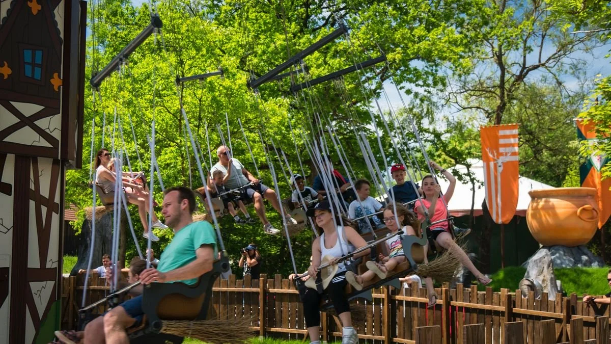 csm_Kettenflieger_Hexentanz_Freizeitpark_ebf7b8788f.jpg