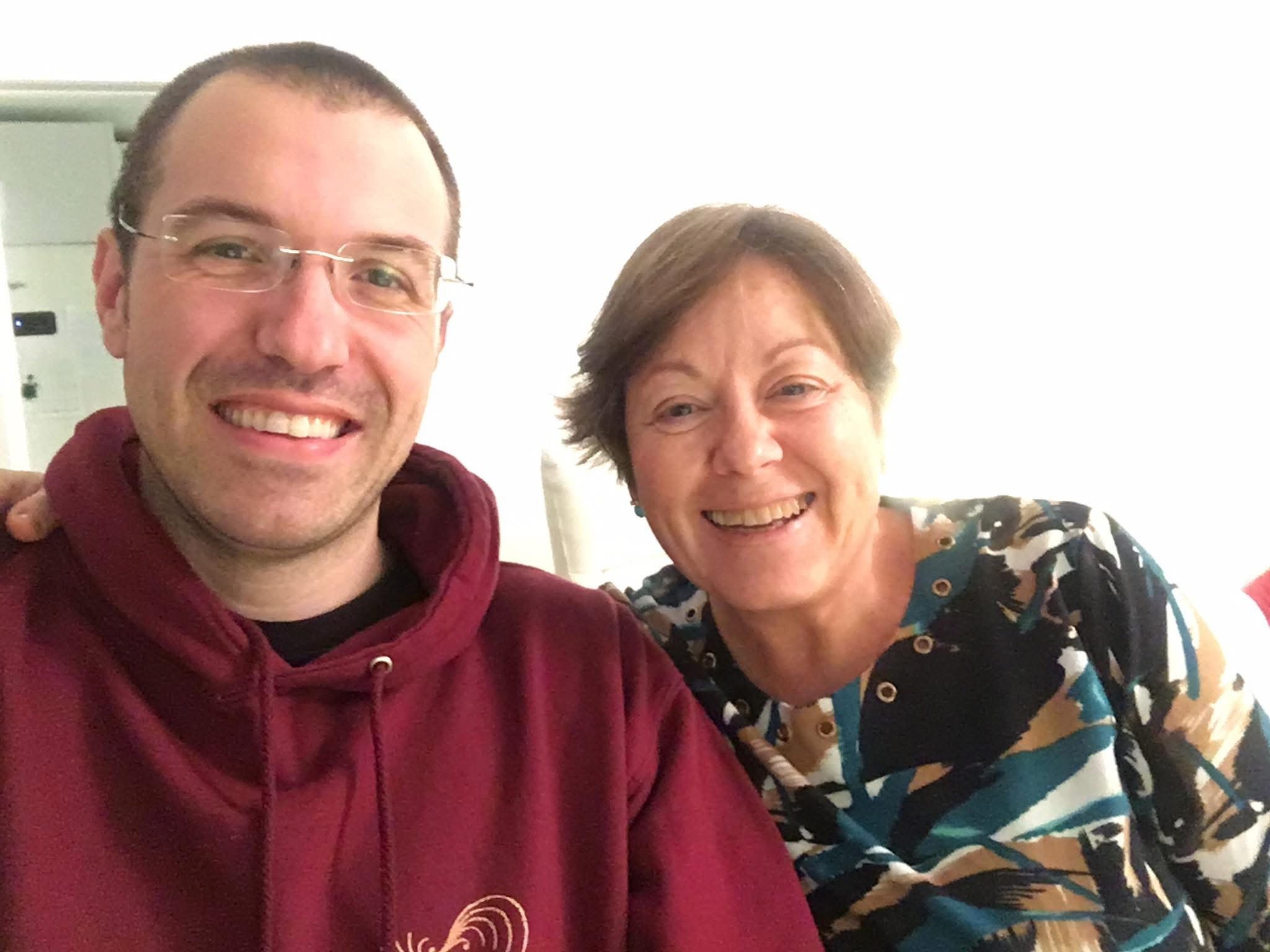 Selfie of Gerard Pastor and Mónica Buxó, both smiling and looking at the camera.