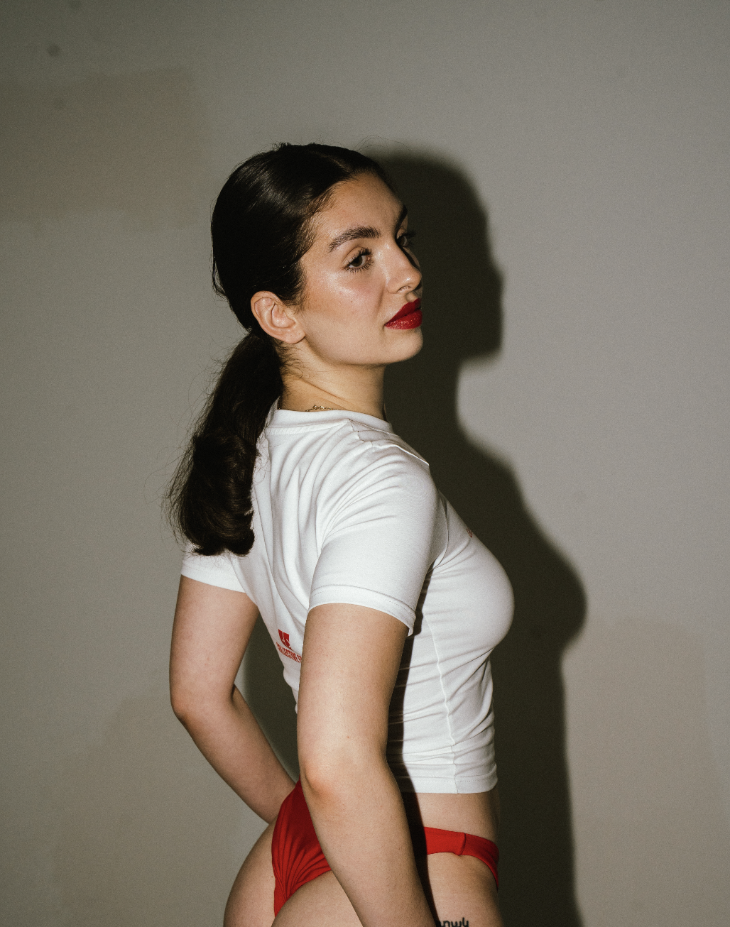 Women baby tee | white