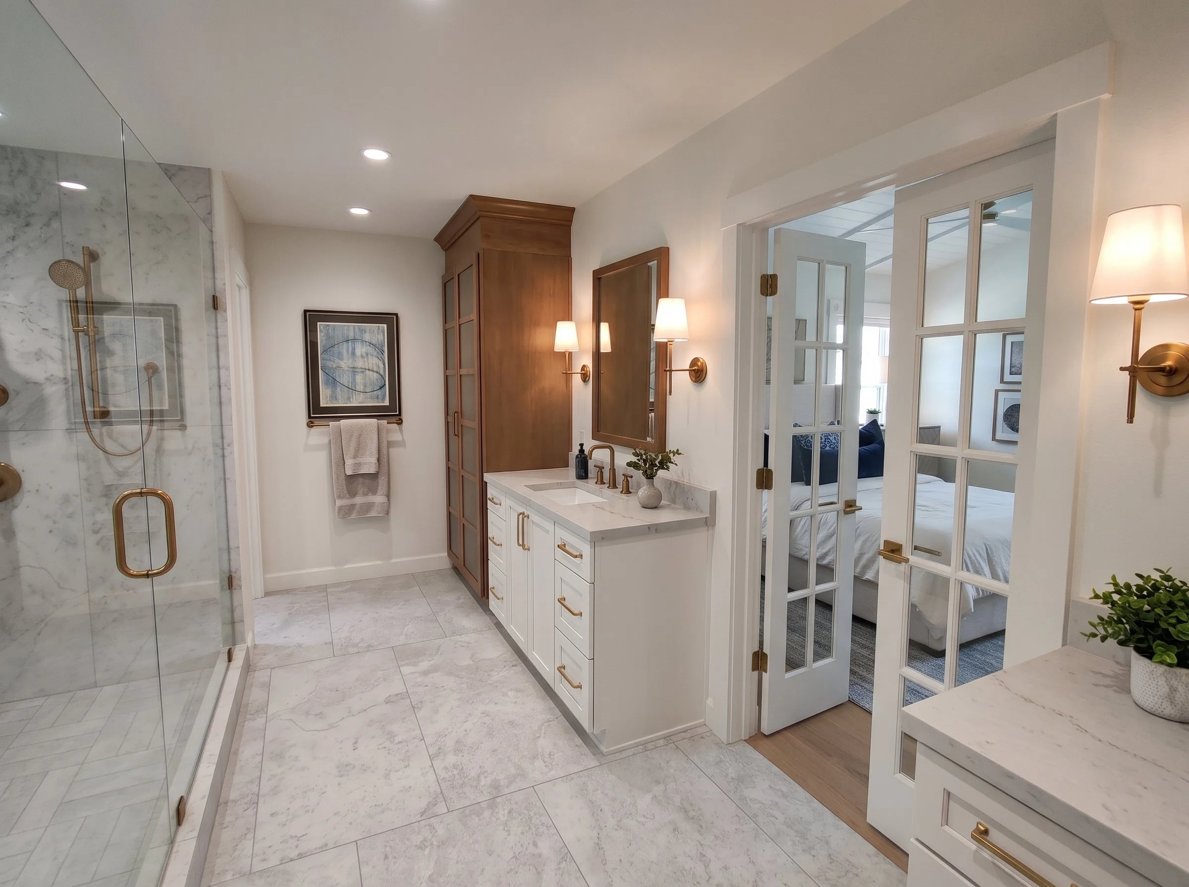 26009_Coastal-Cottage_Primary-Bath_PR.jpg