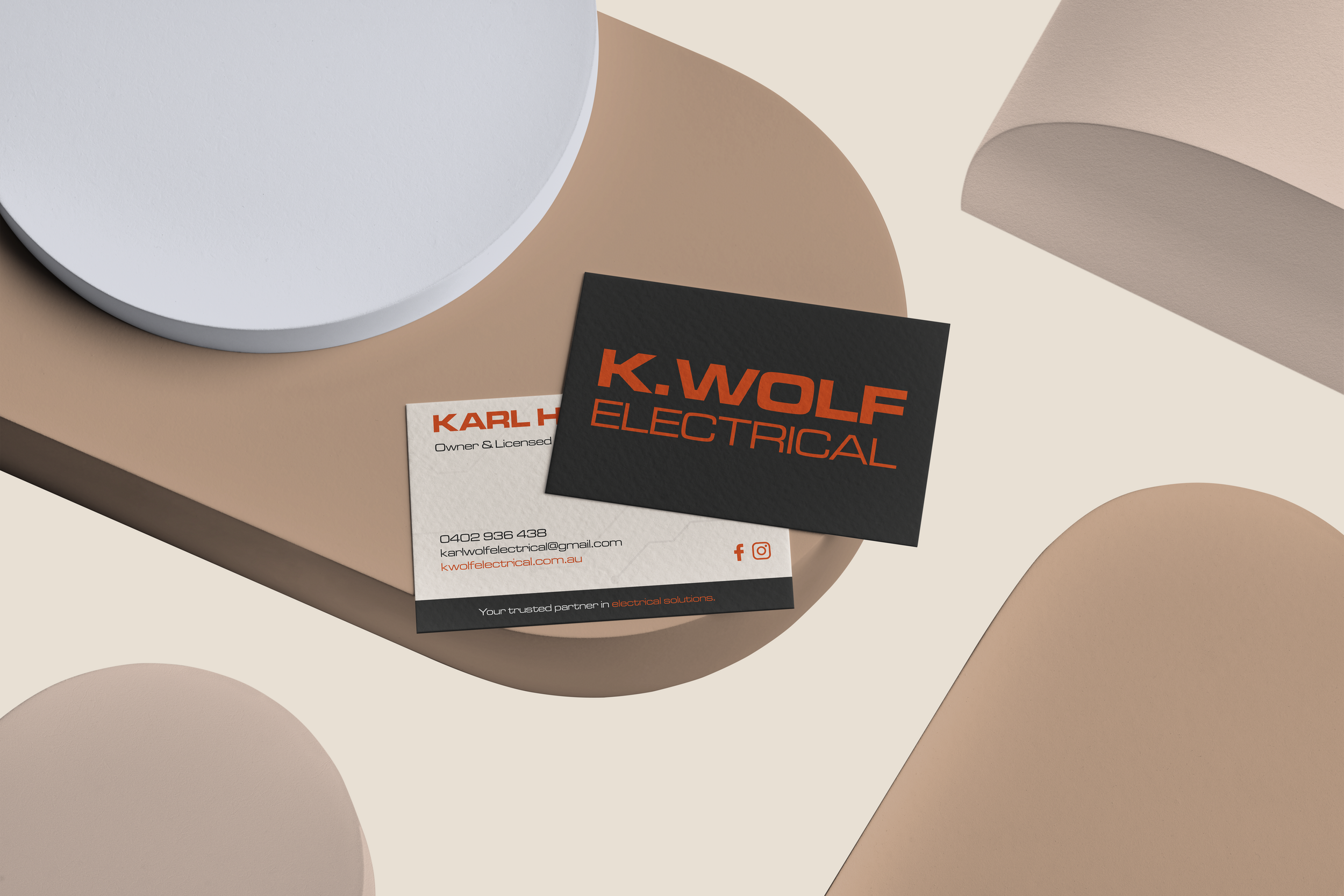 rsz_kwe_business_card-collateral_mockup_template.png