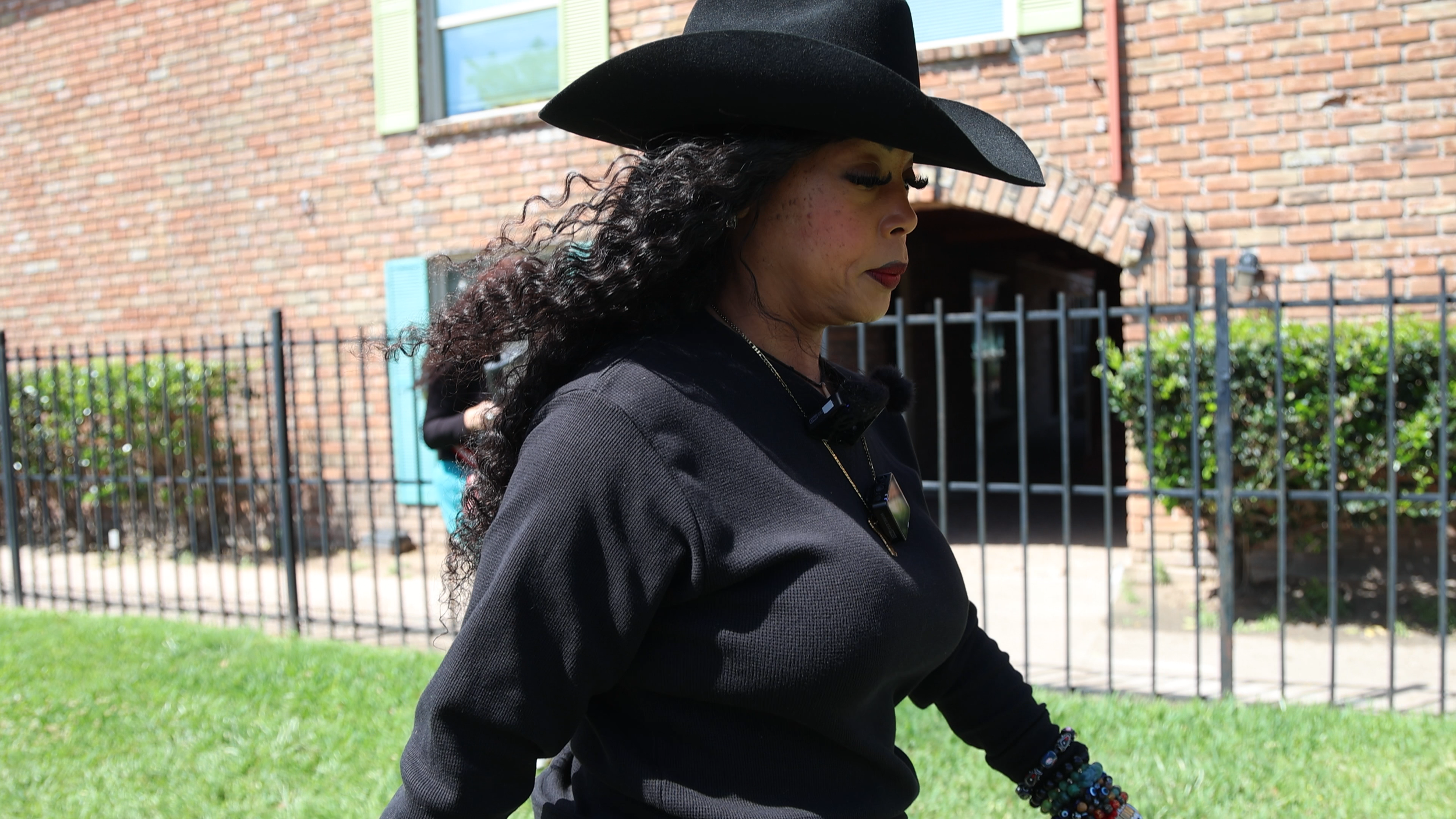 Dr. Candice Matthews Confronts Conditions at La Casita Apartments as Management Refuses to Answer Questions