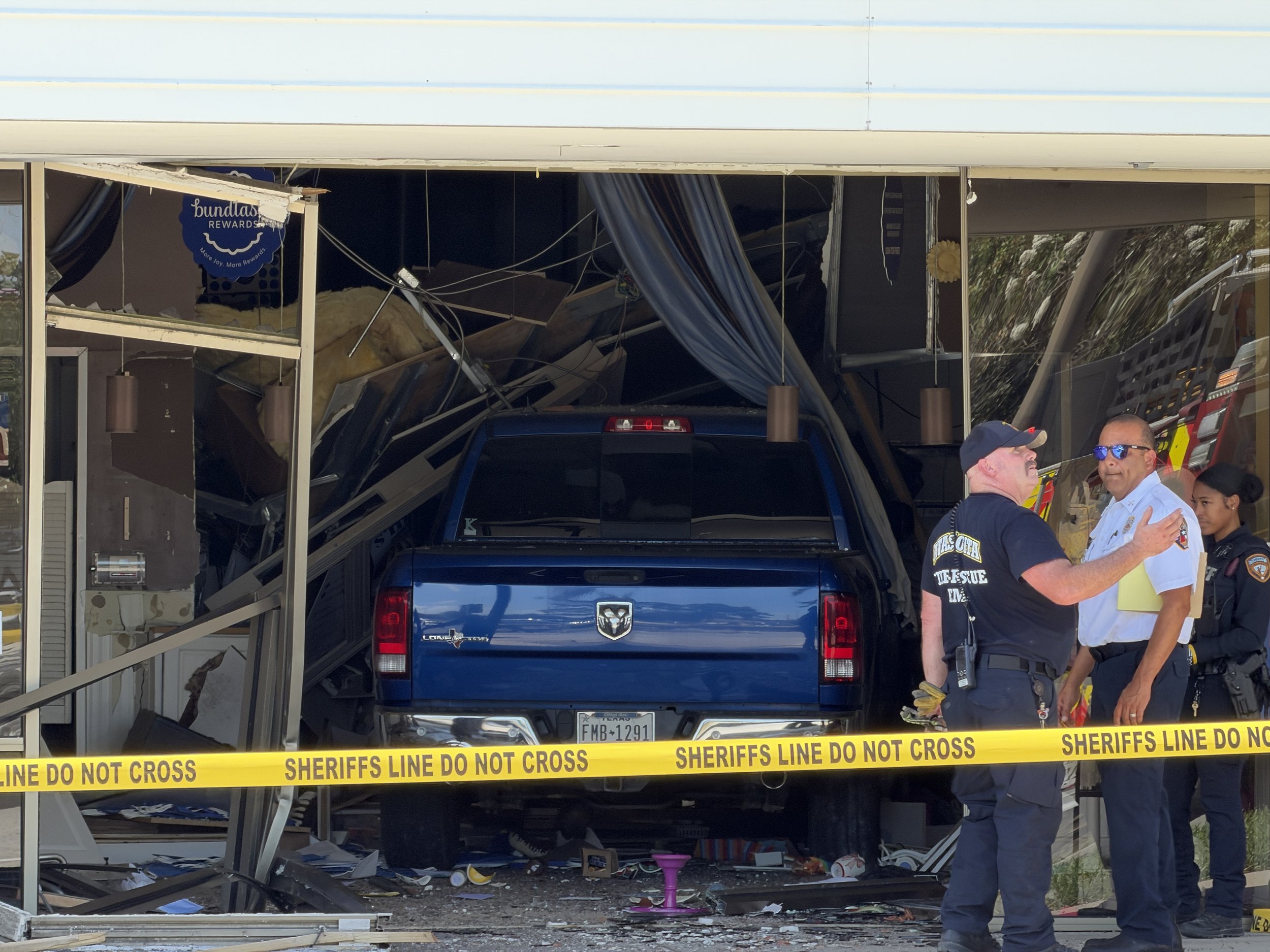 Zion Branch, 19, Killed After Truck Crashes Into Atascocita Nothing Bundt Cakes