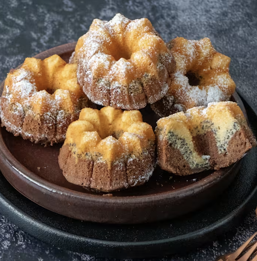 Mini triple layer bundts.png