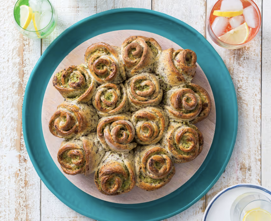 Savory "roses" Cake.png