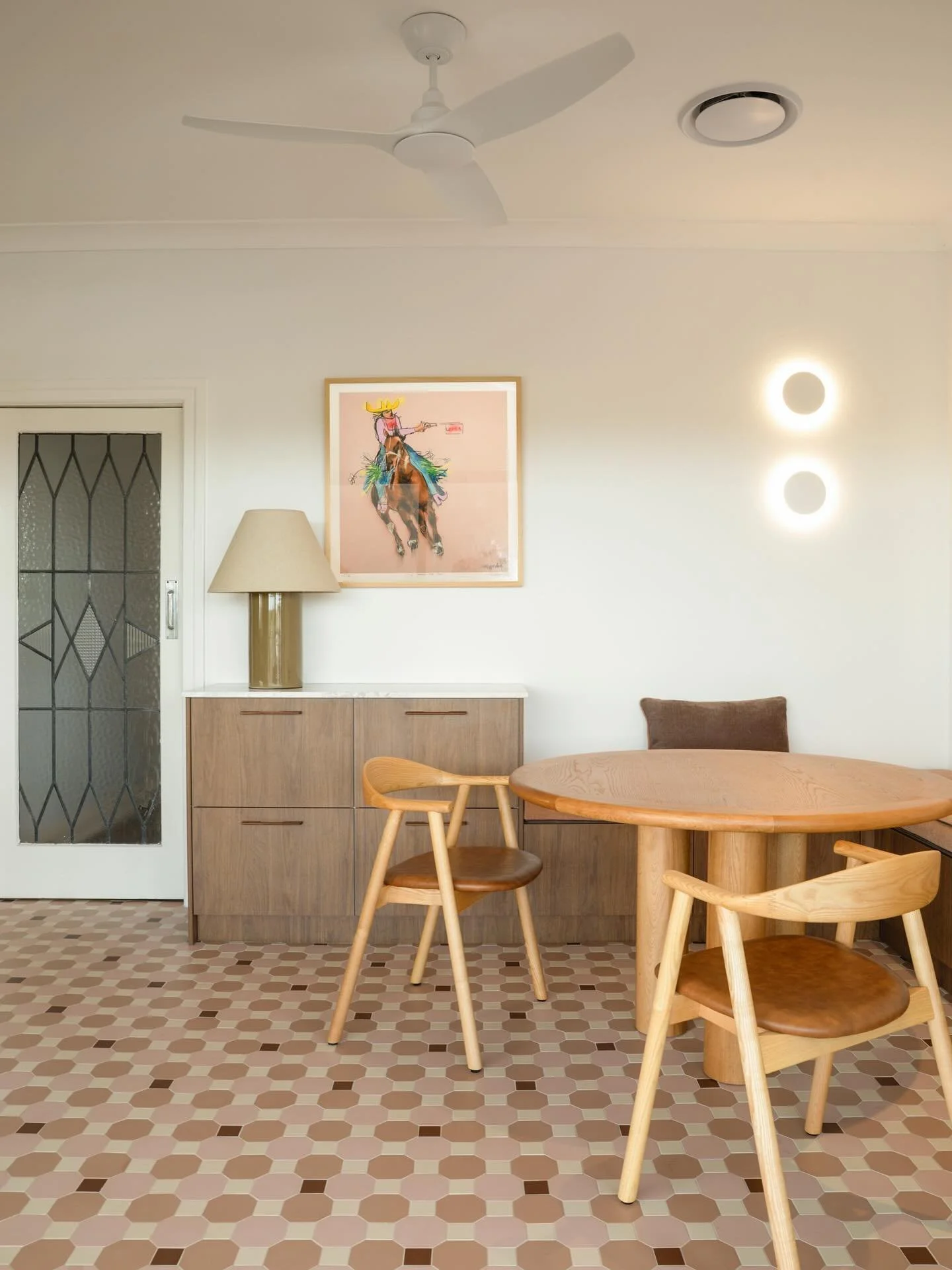 Retro renovation&hellip;.so perfect! 

#photographer #photography #interiorphotographer #interiorsphotographer #homestyle #homedecor #housephotography #realestatephotographer #propertyphotographer #architecturalphotographer #brisbanephotographer #pho