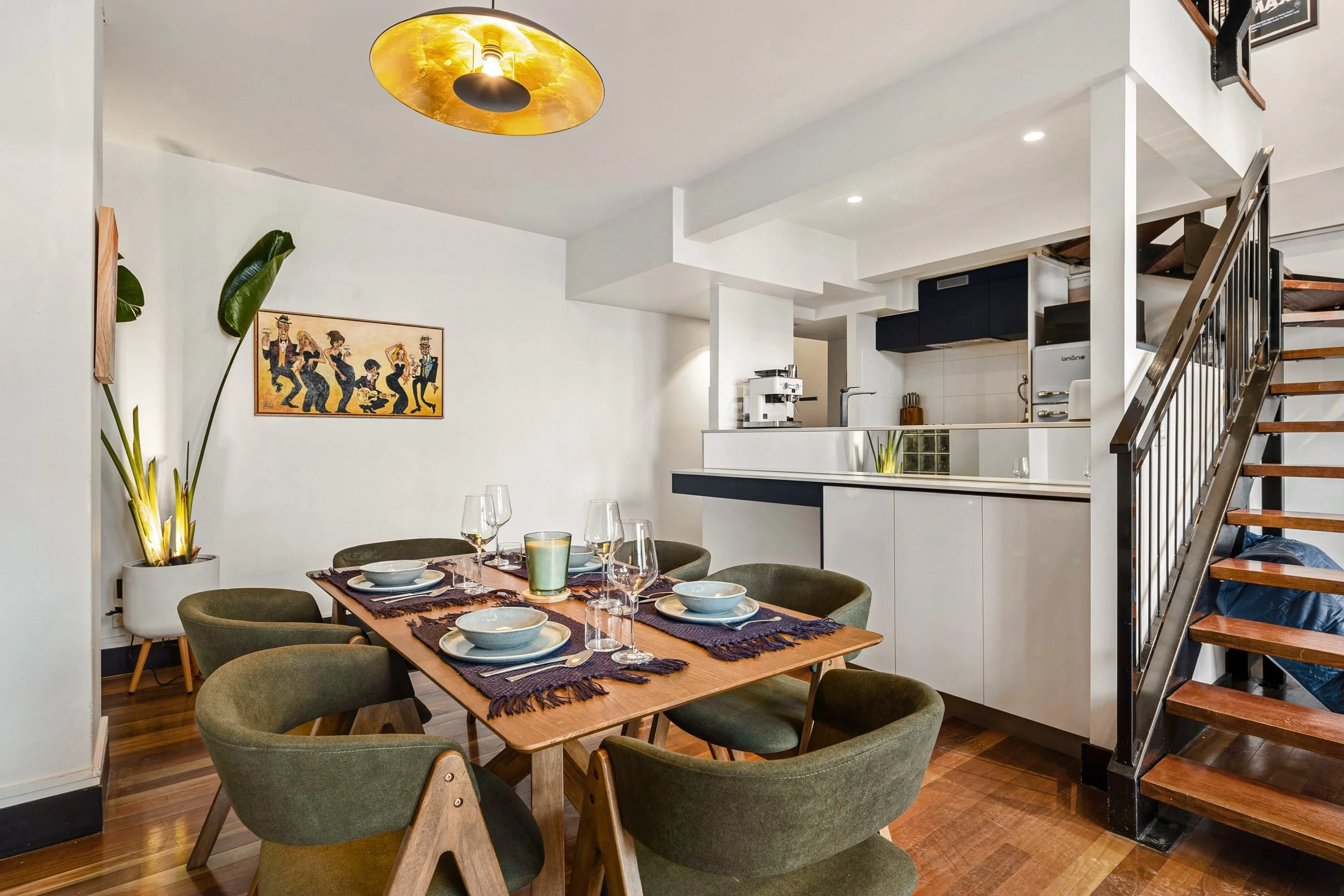 Looking for fun! Looking for anything but boring. @sunapartmentsbrisbane in Brisbanes Fortitude Valley have a stunning collection of short stay apartments. A photographers dream, these superbly appointed rooms have all the comforts but are unique, fu
