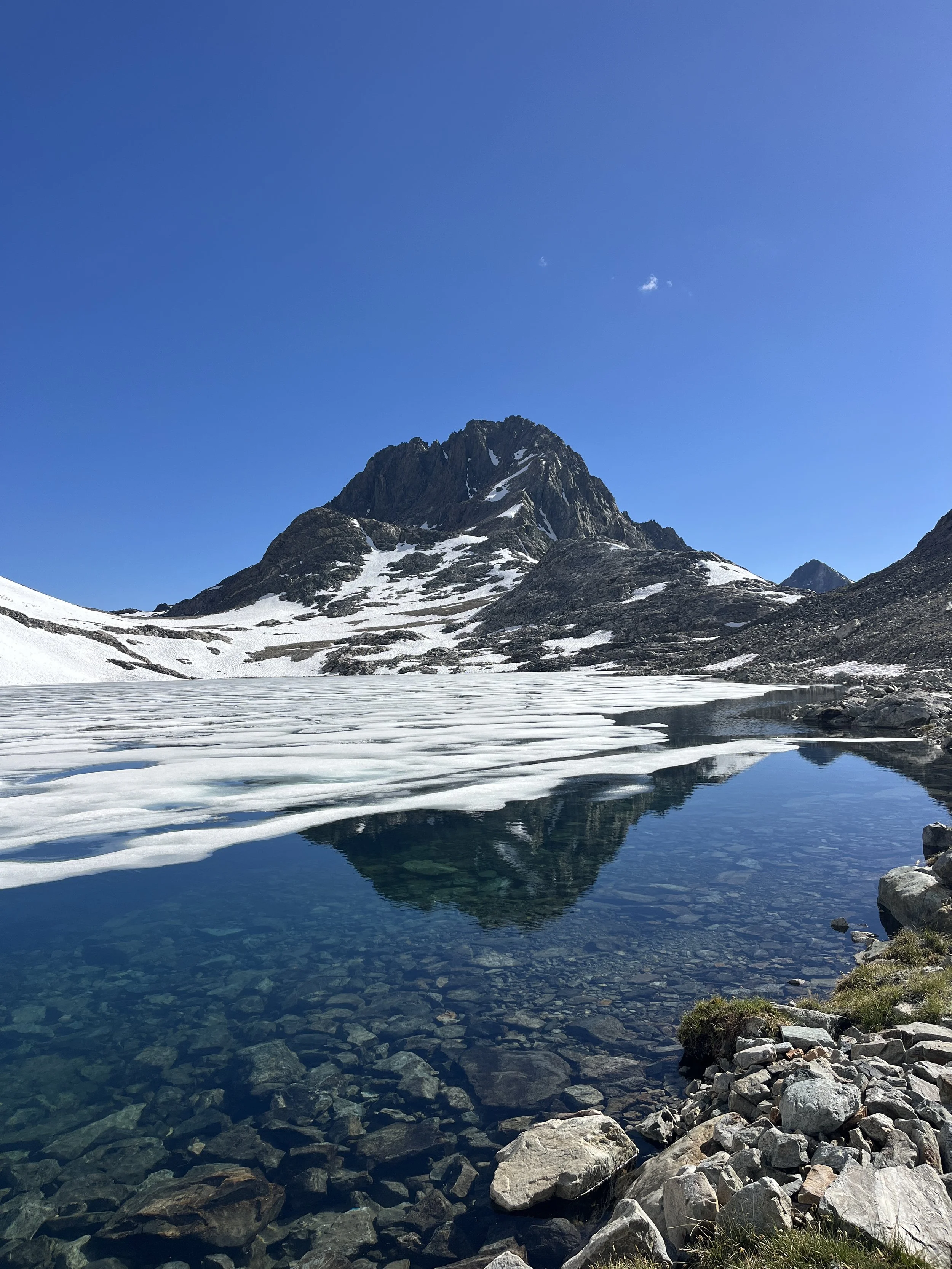 Unnamed lake south of pass.