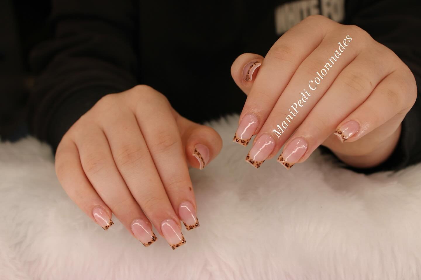 Glamour nail trend back 🤎🐆
.
.
#noarlunga #colonnadesshopping #adelaide #nails #viral